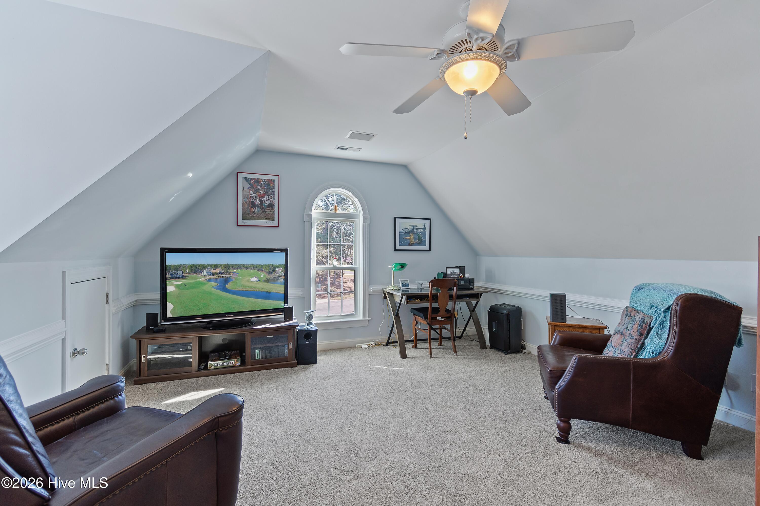 100561490 | Photo 41