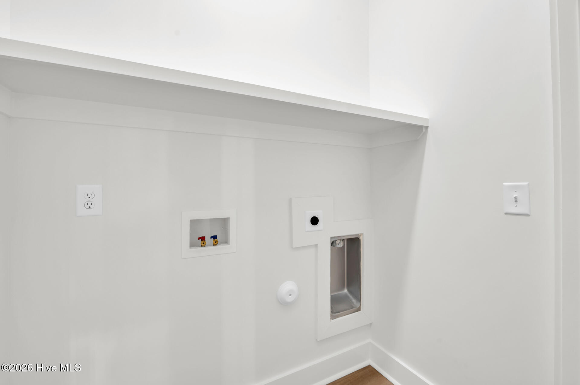 100542703 | Photo 38