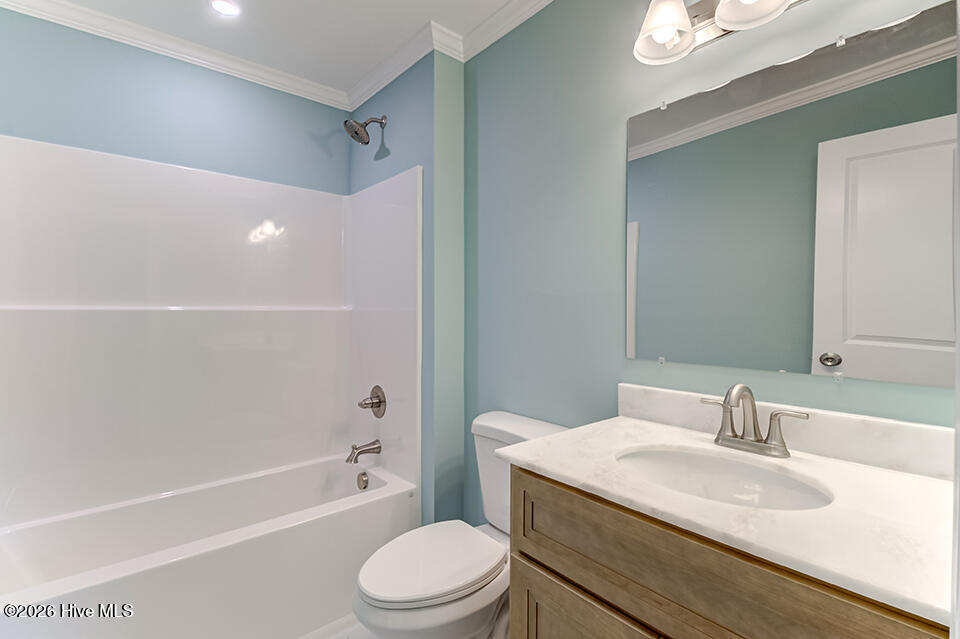 100558677 | Photo 42