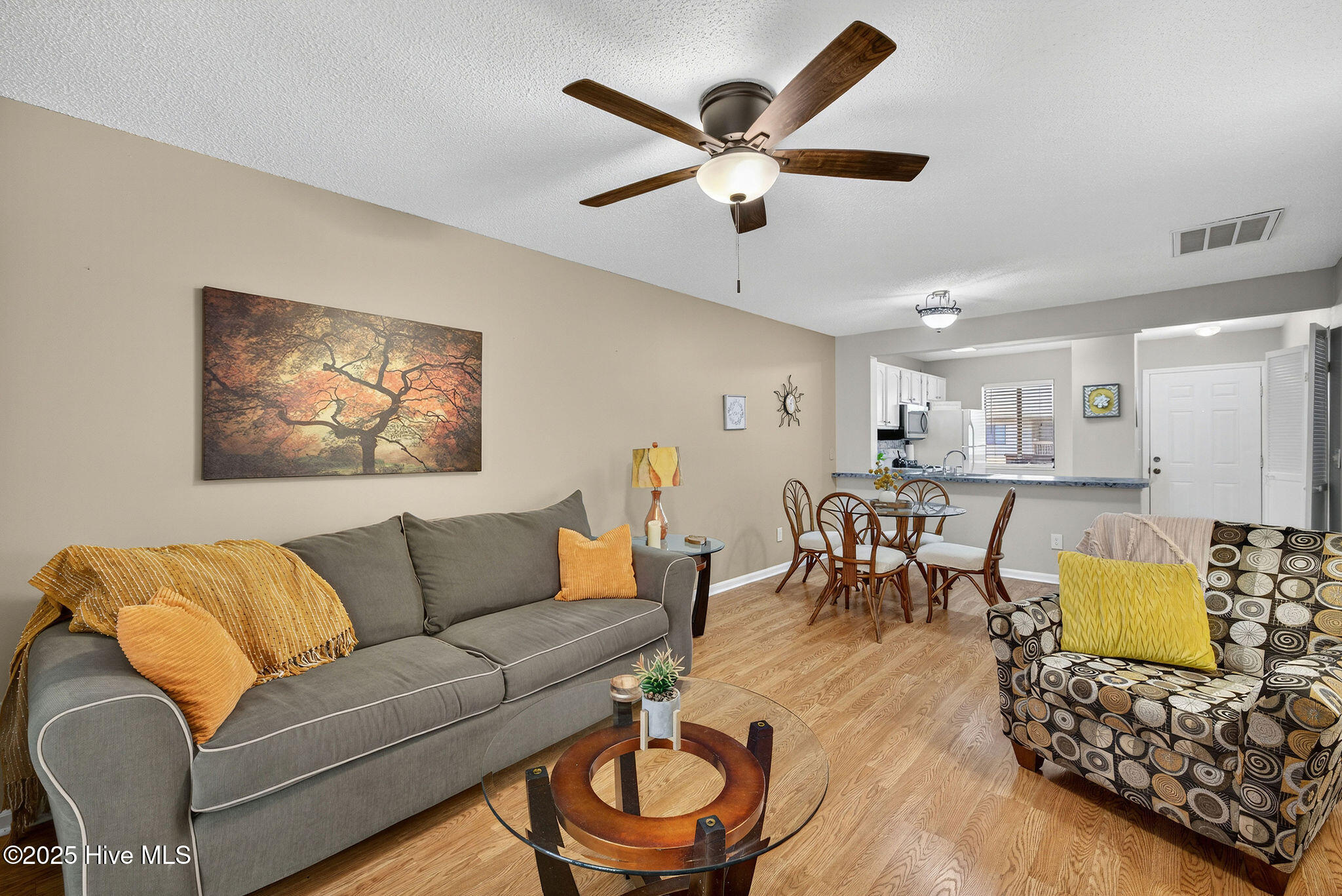 100540704 | Photo 13