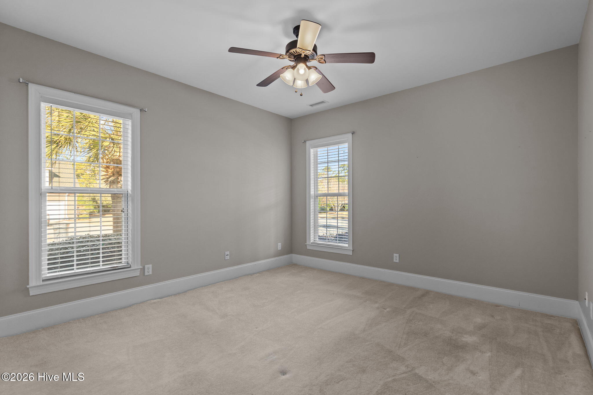 100552731 | Photo 47