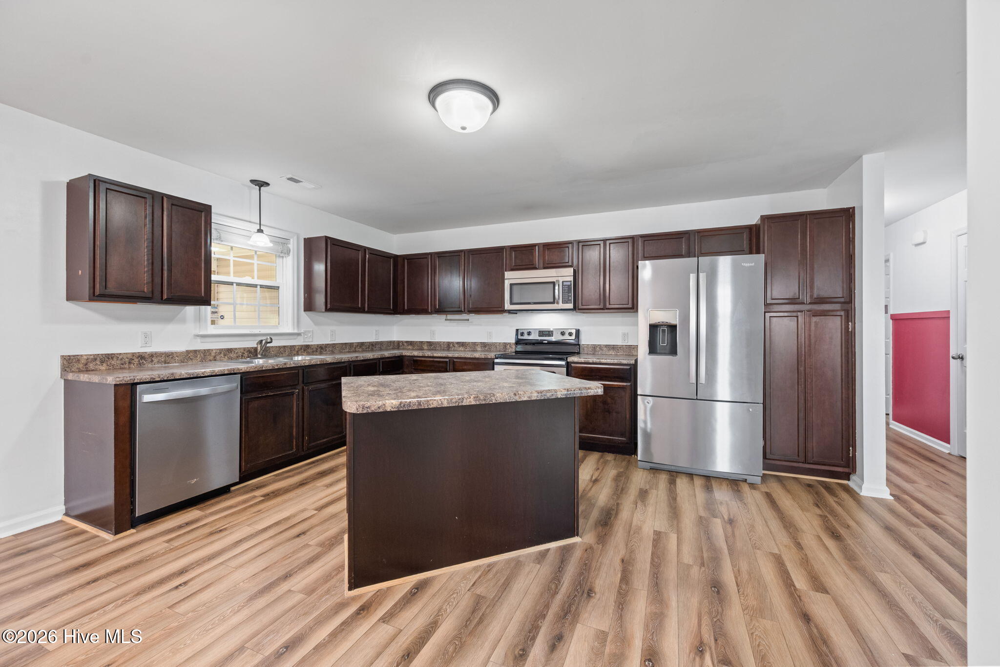 100565061 | Photo 14