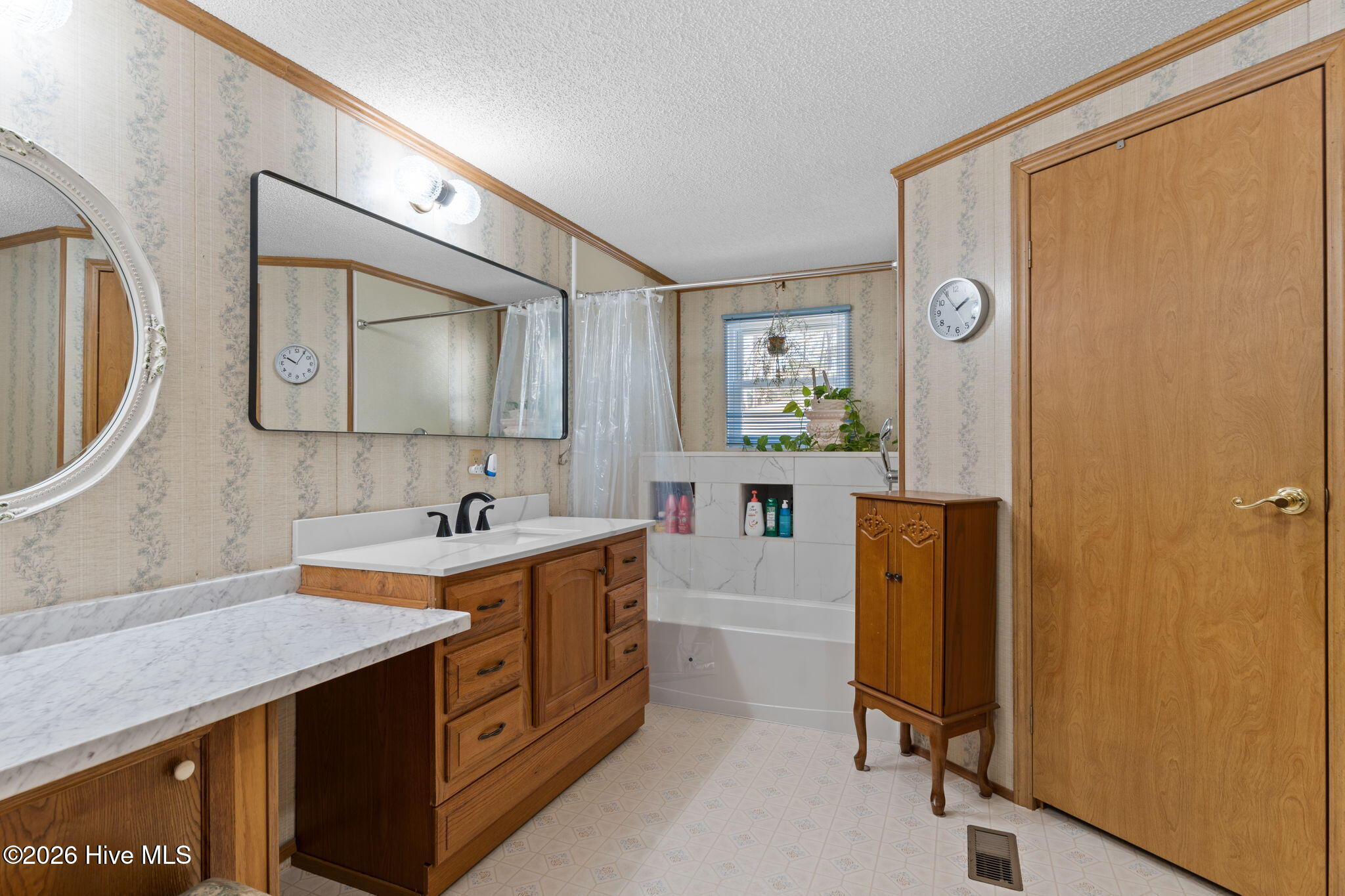 100549900 | Photo 23