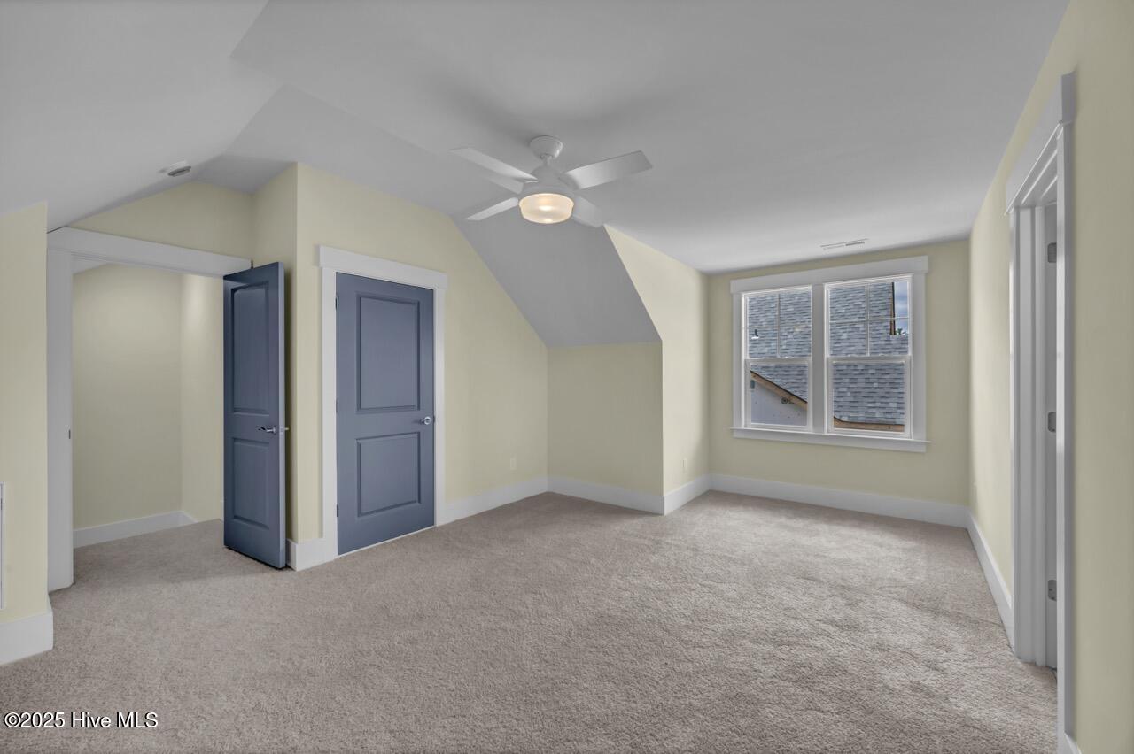 100494690 | Photo 22