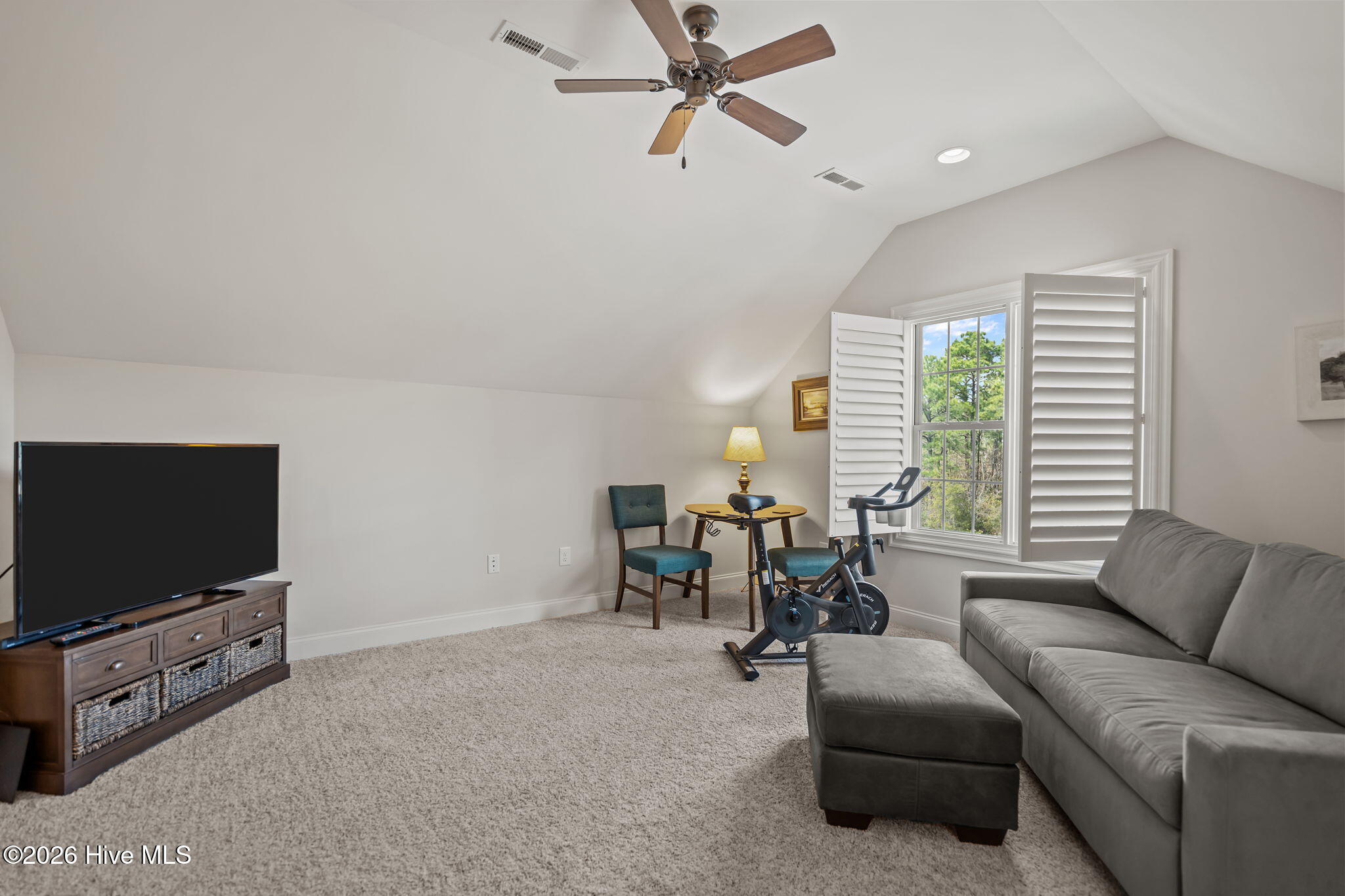 100565416 | Photo 10