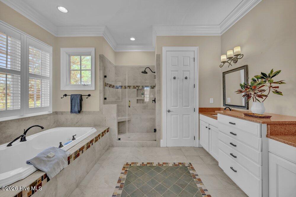 100558006 | Photo 24