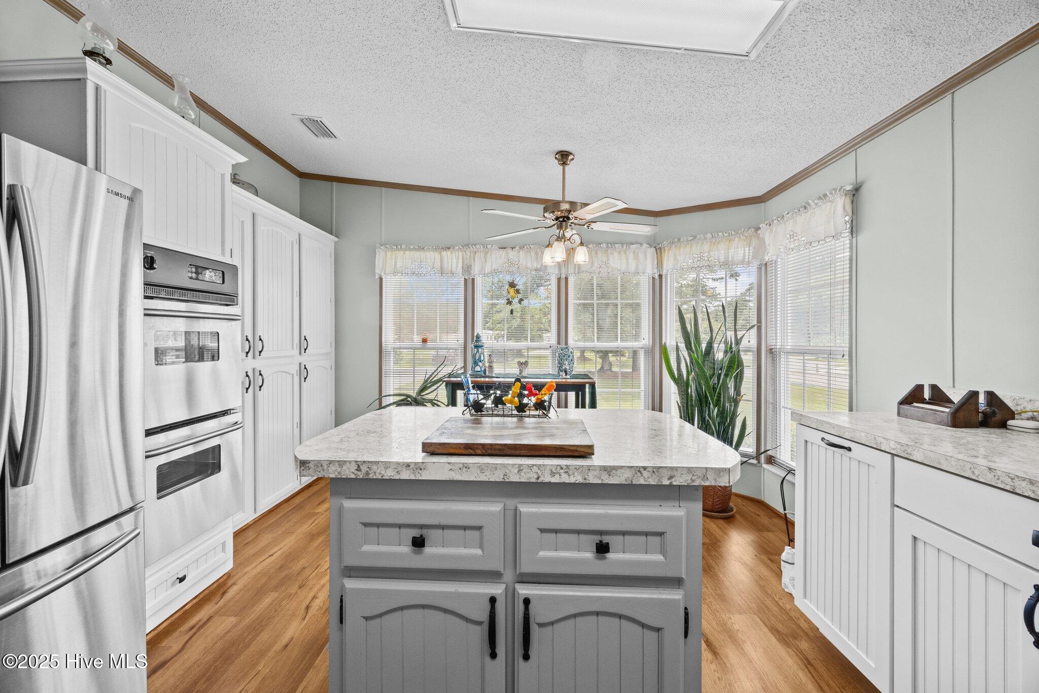 100514117 | Photo 12