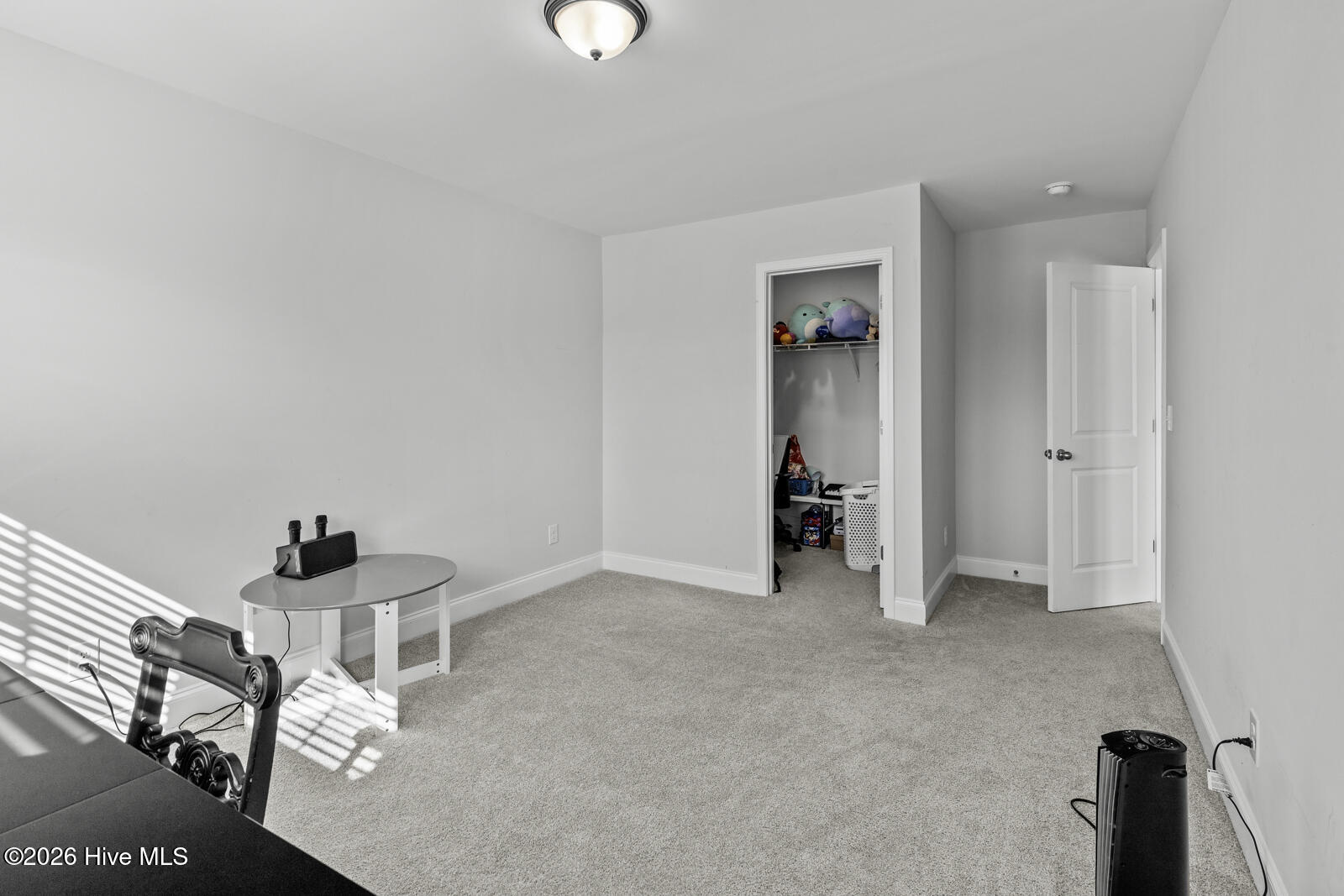 100561463 | Photo 36