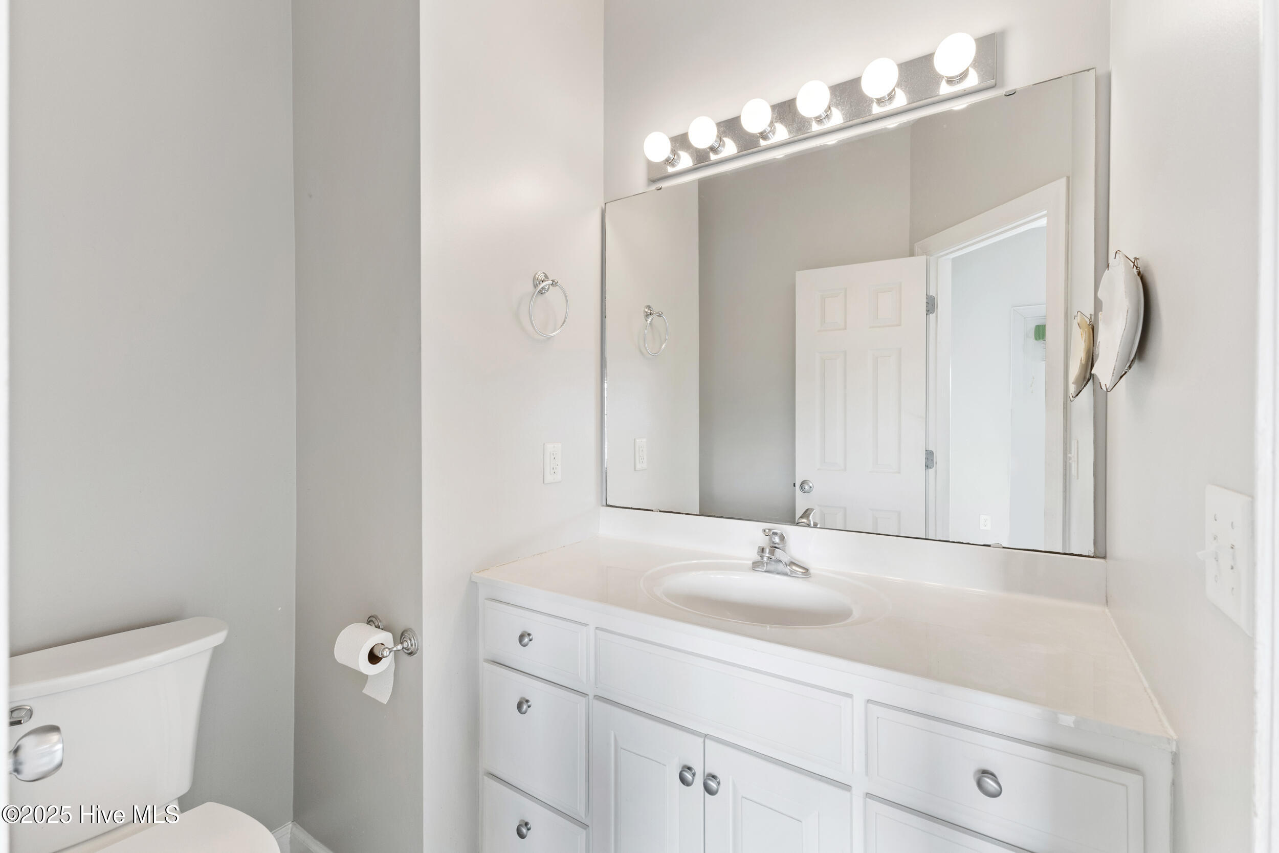 100534719 | Photo 18