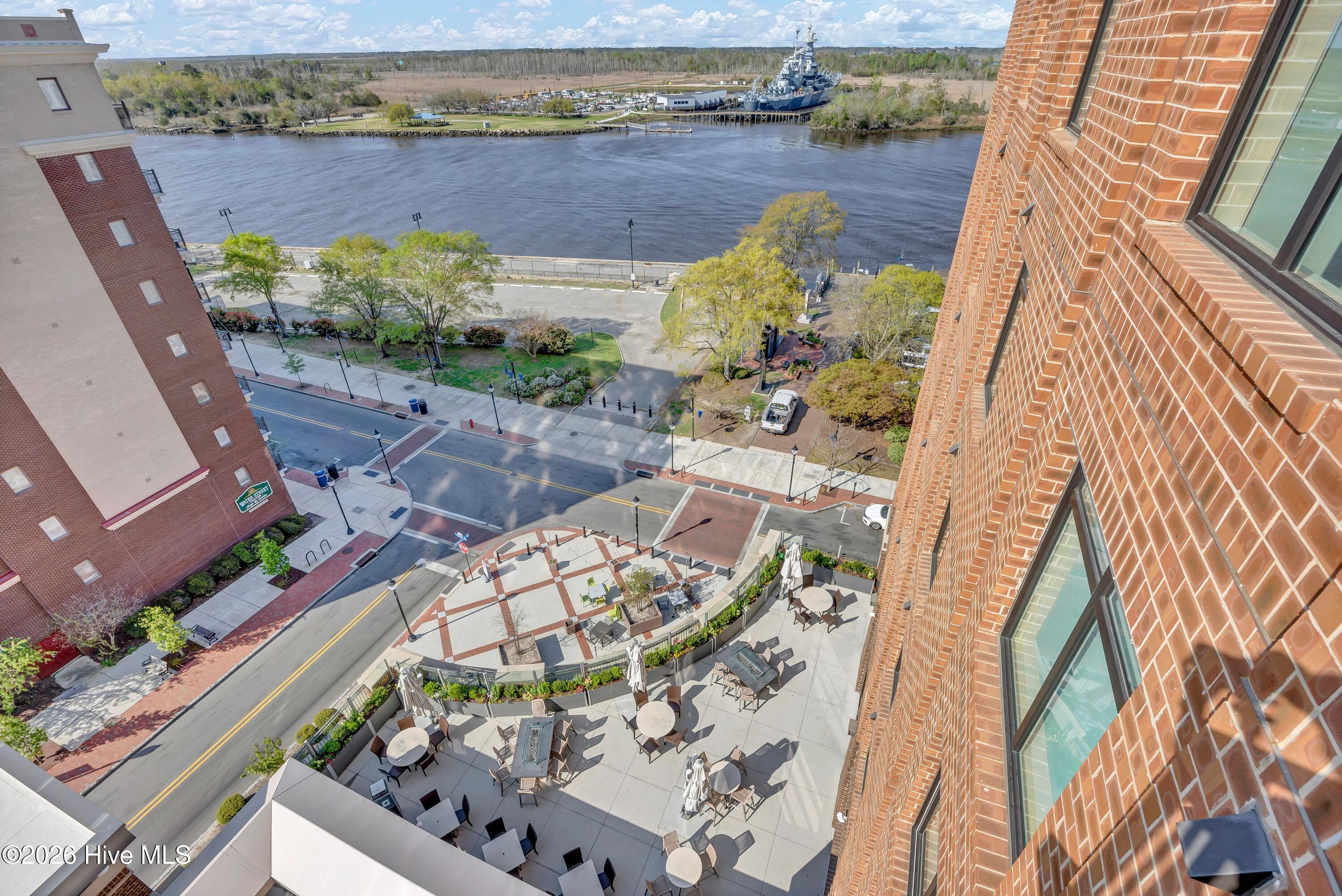 100563569 | Photo 29