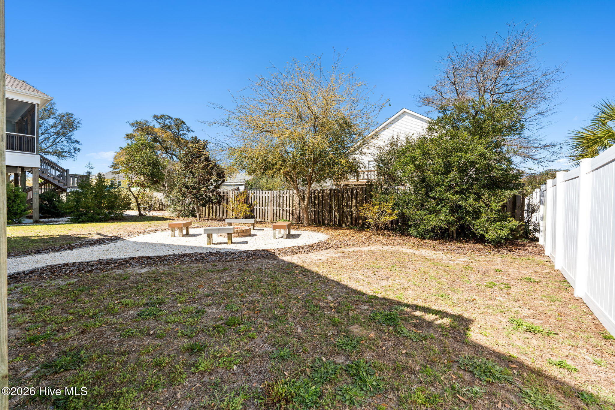 100553863 | Photo 45