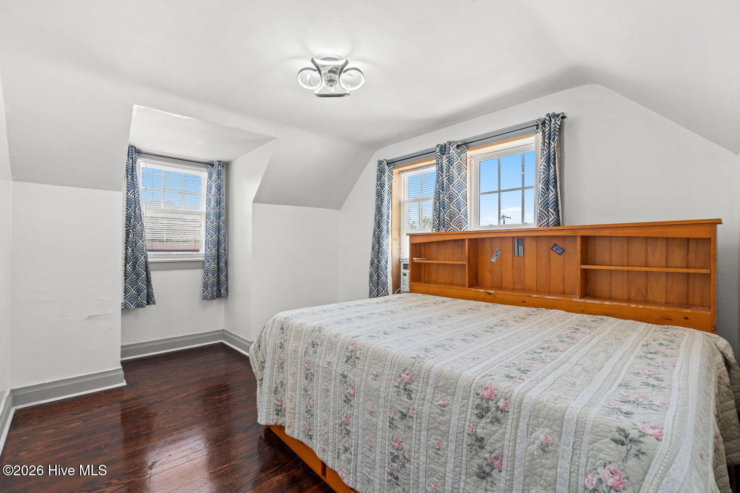 100564876 | Photo 29