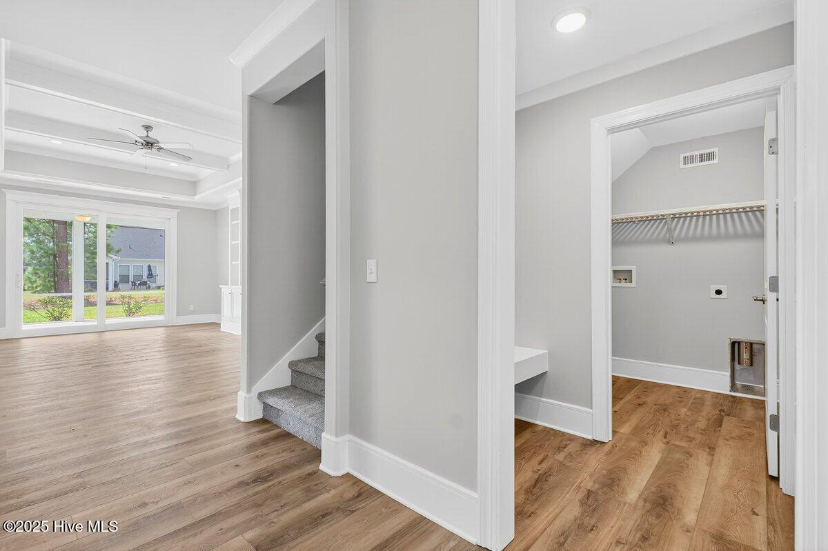 100545863 | Photo 11