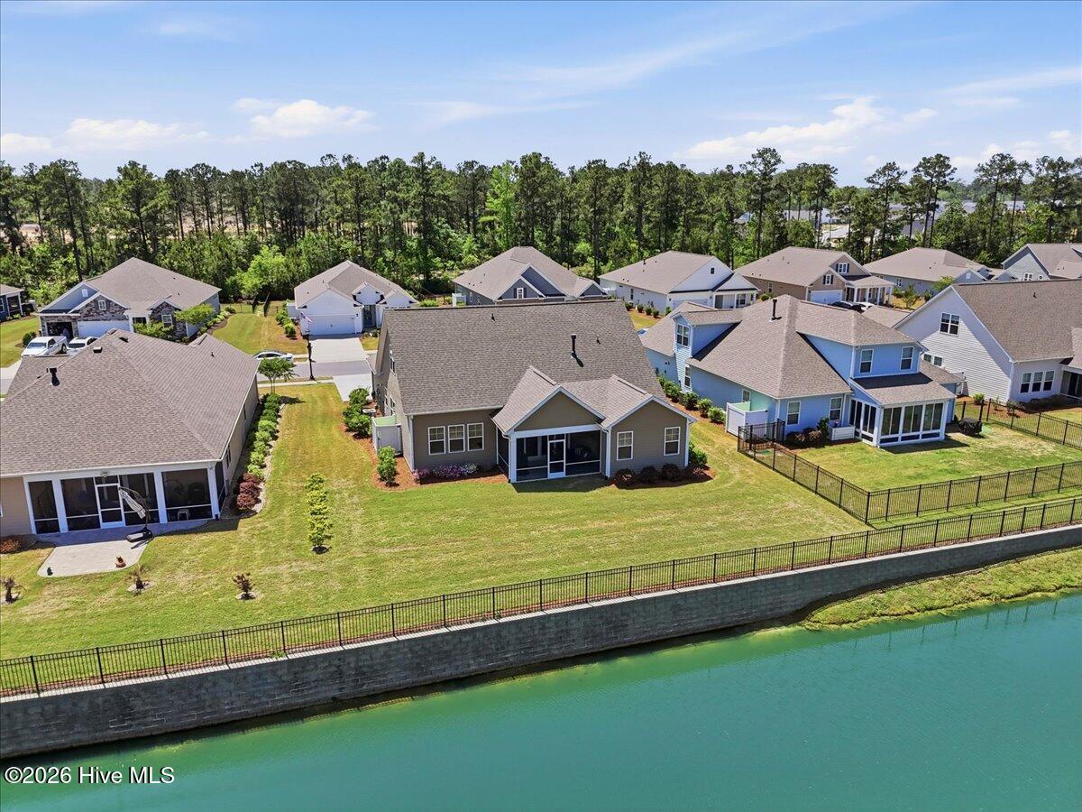 100569276 | Photo 57