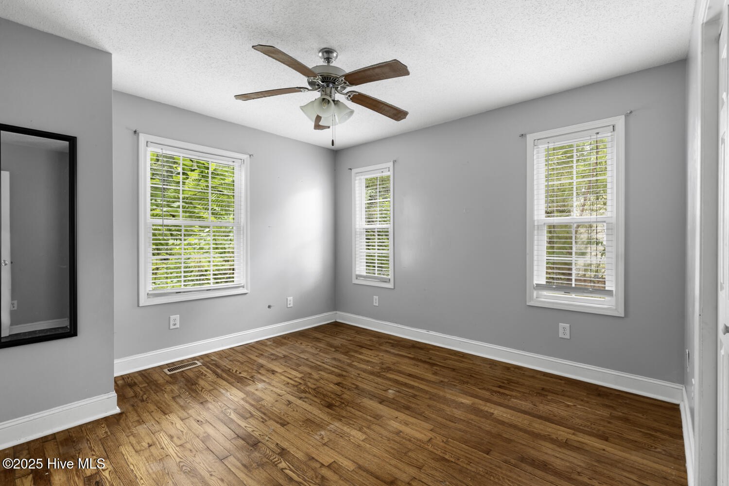 100545758 | Photo 14