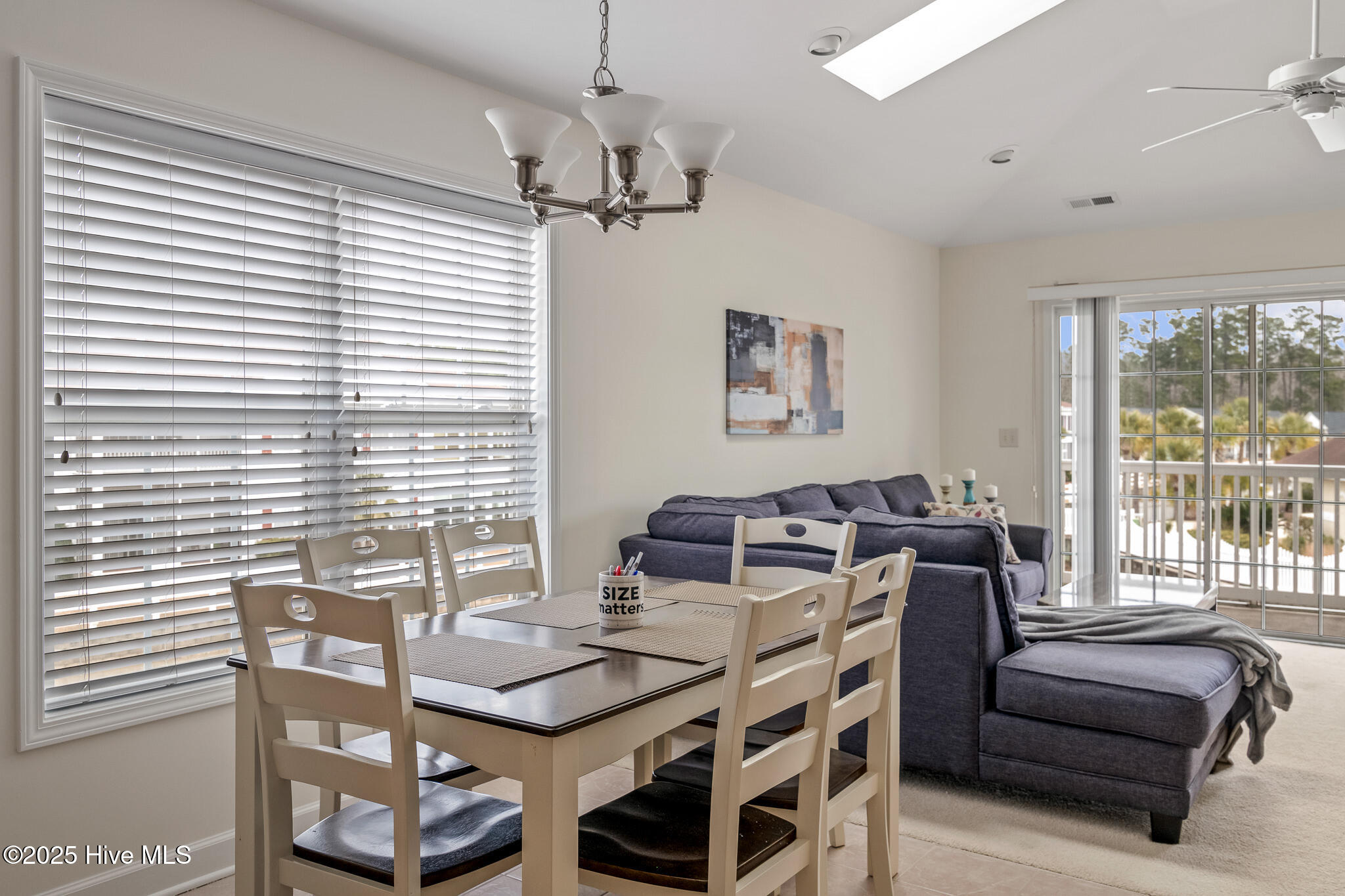 100565271 | Photo 13