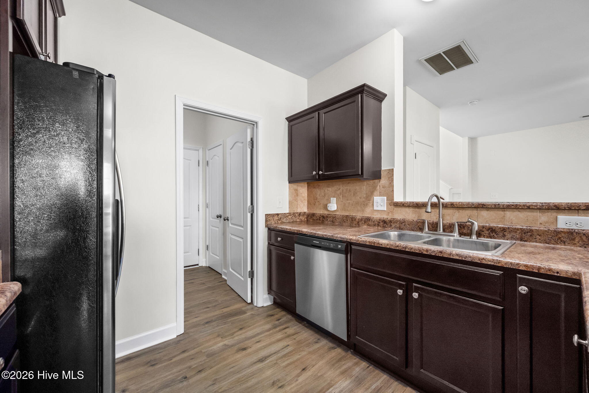 100570344 | Photo 10