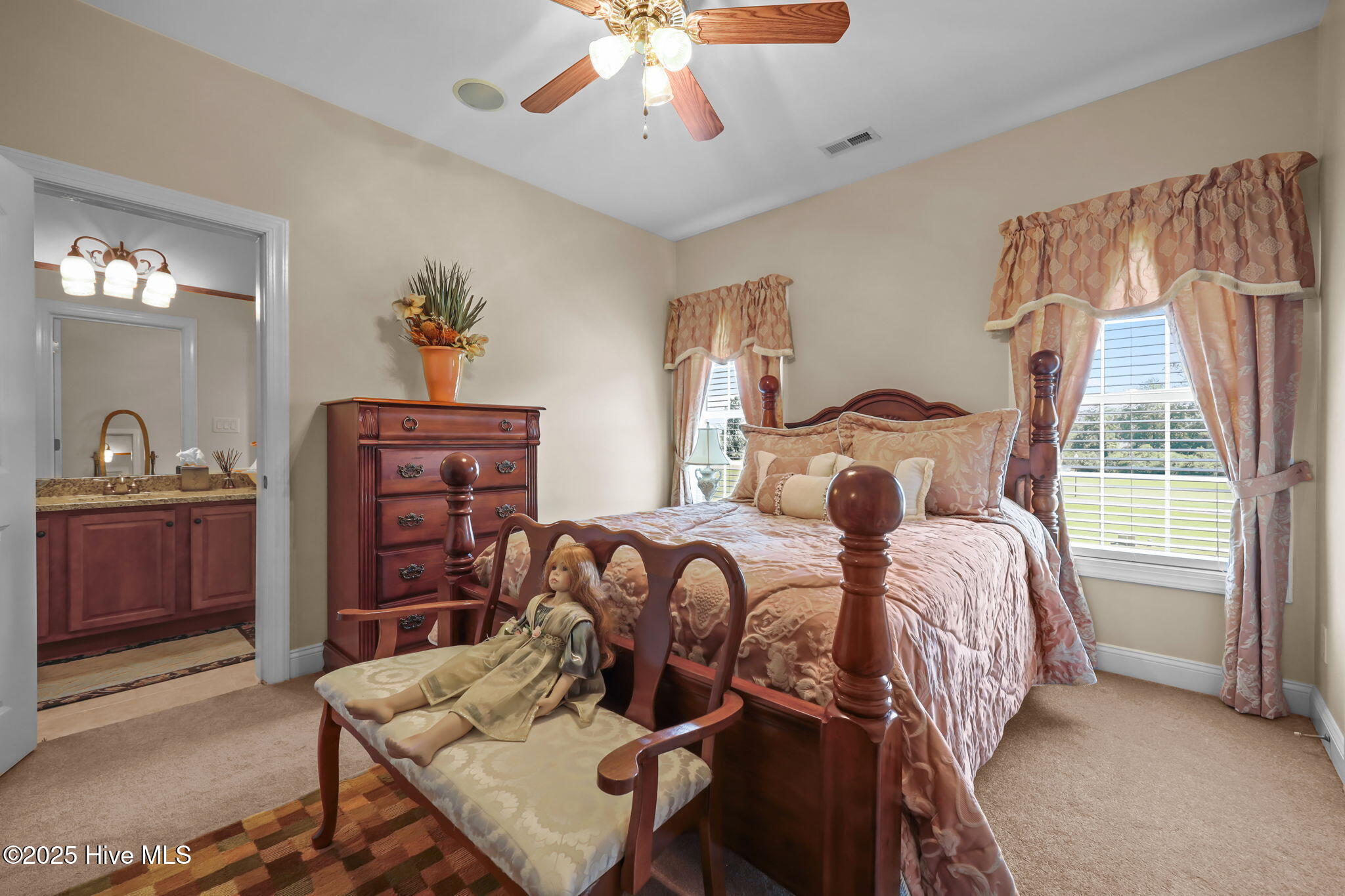 100529119 | Photo 44