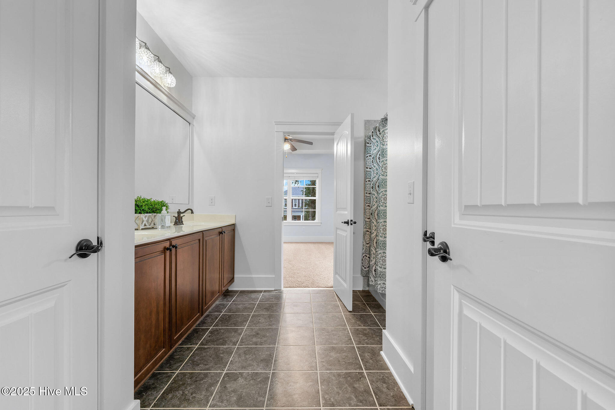 100536544 | Photo 54