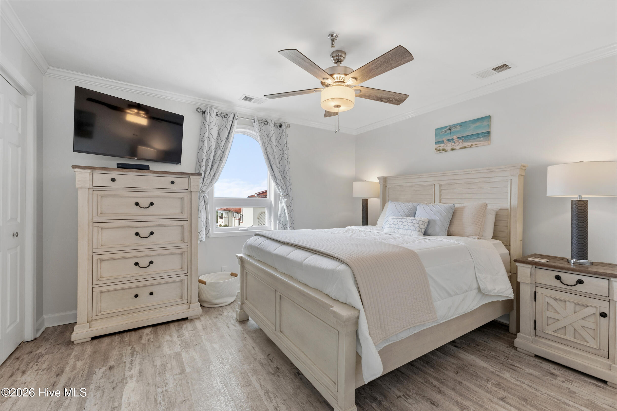 100566139 | Photo 17