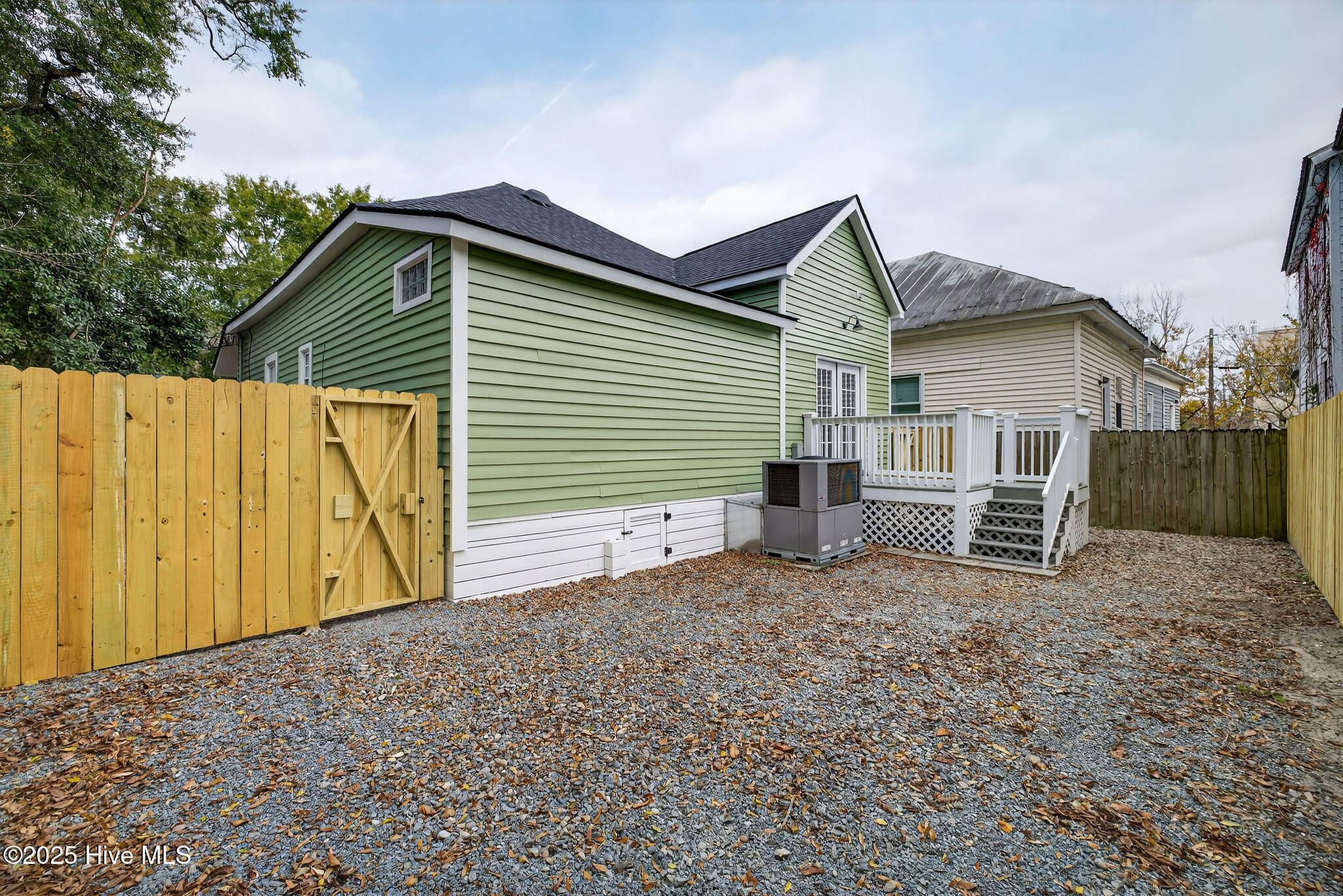 100537754 | Photo 32