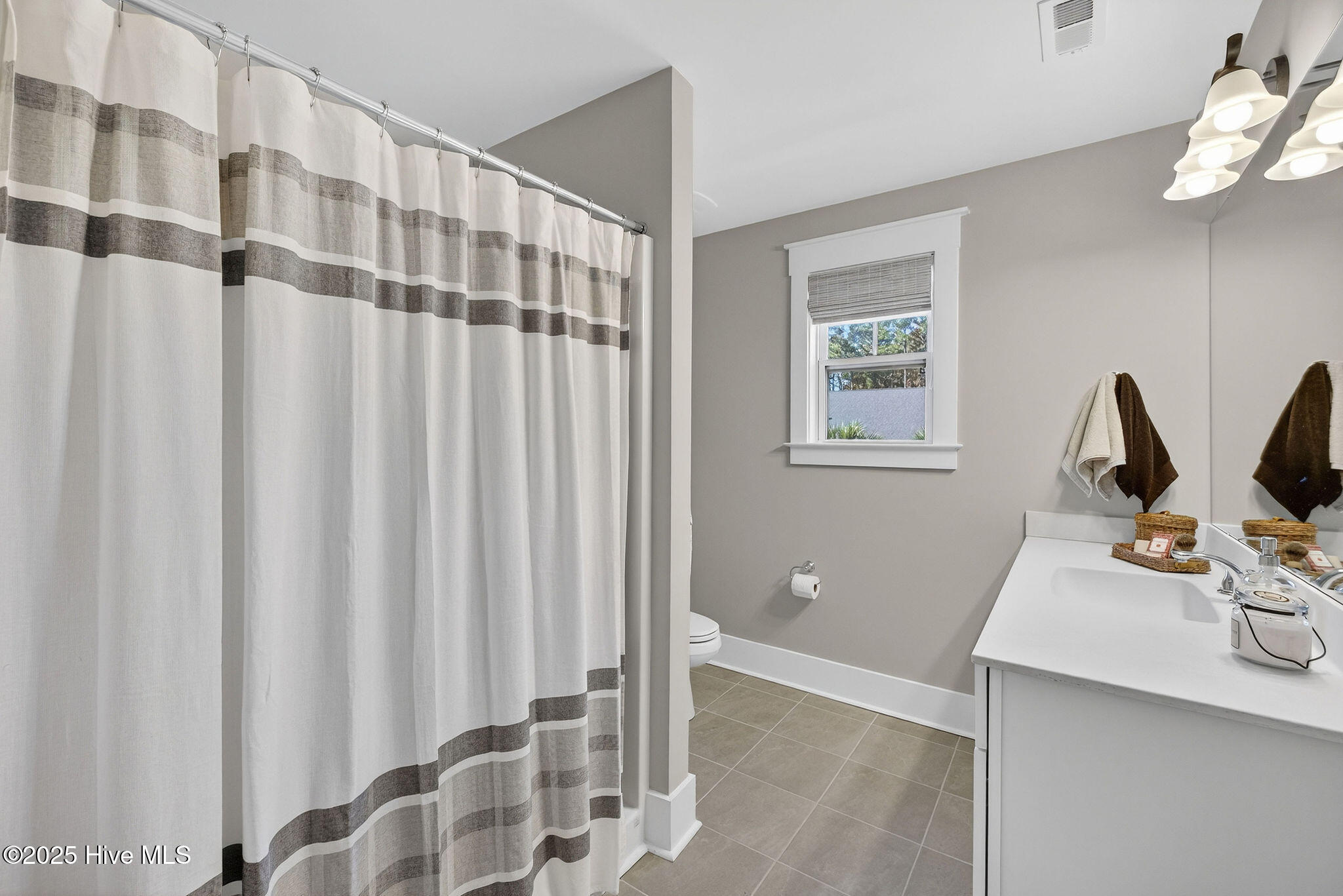 100541568 | Photo 40