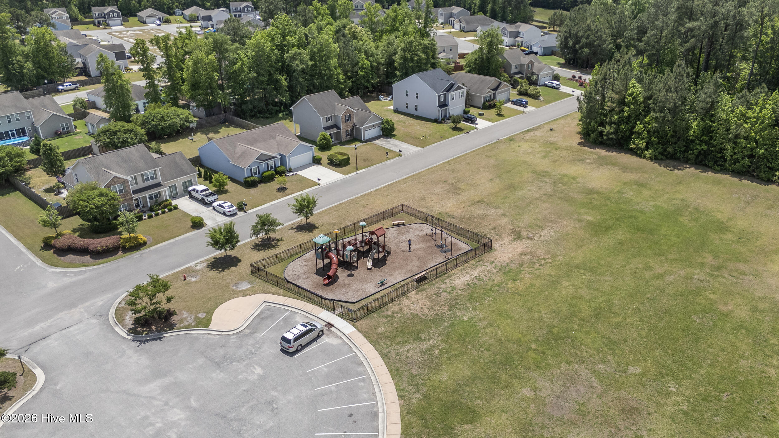 100570461 | Photo 38