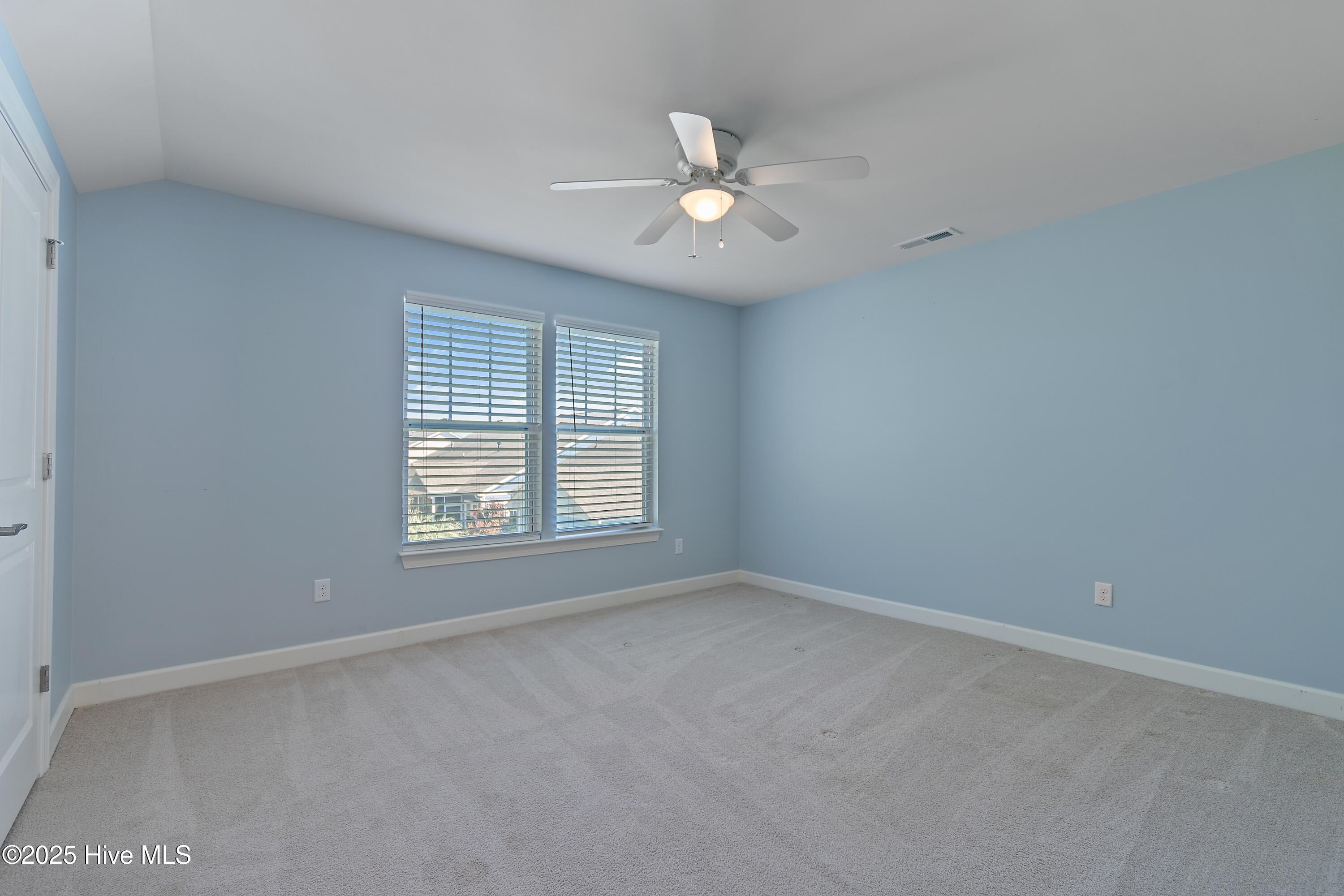 100528892 | Photo 44