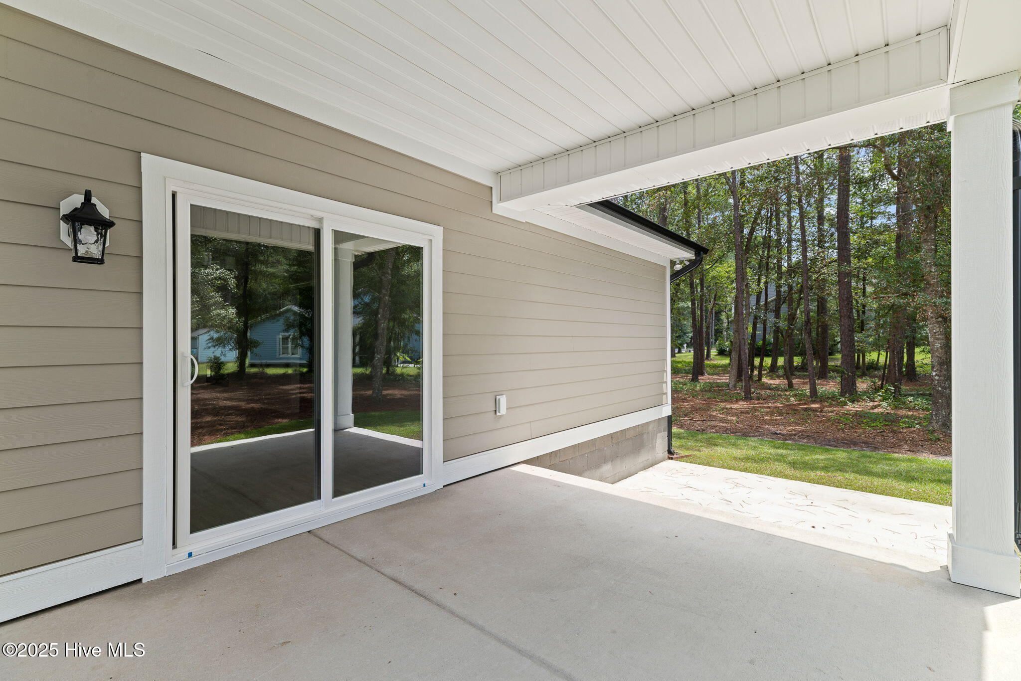 100552676 | Photo 42