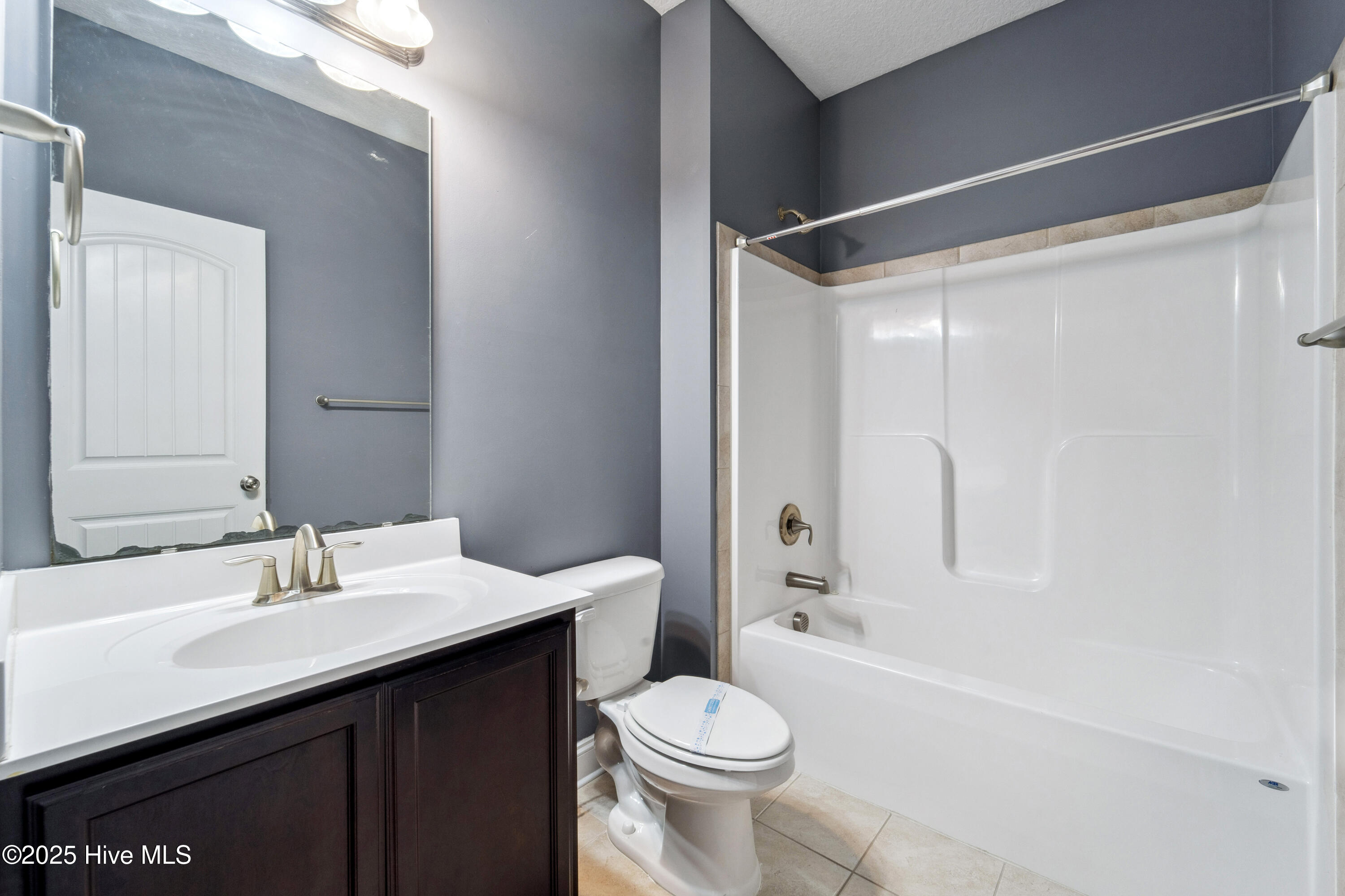 100562423 | Photo 14