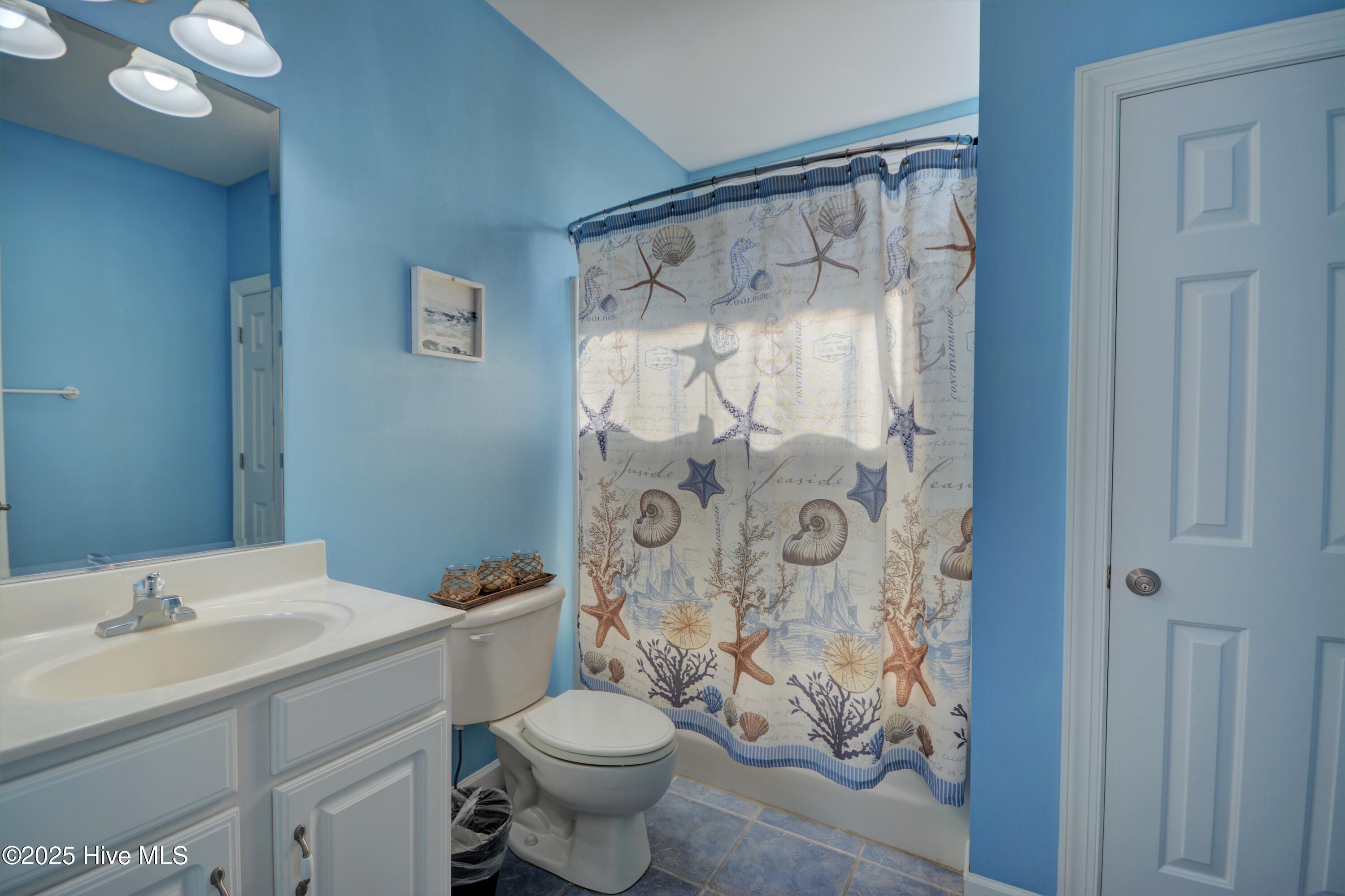 100518289 | Photo 39