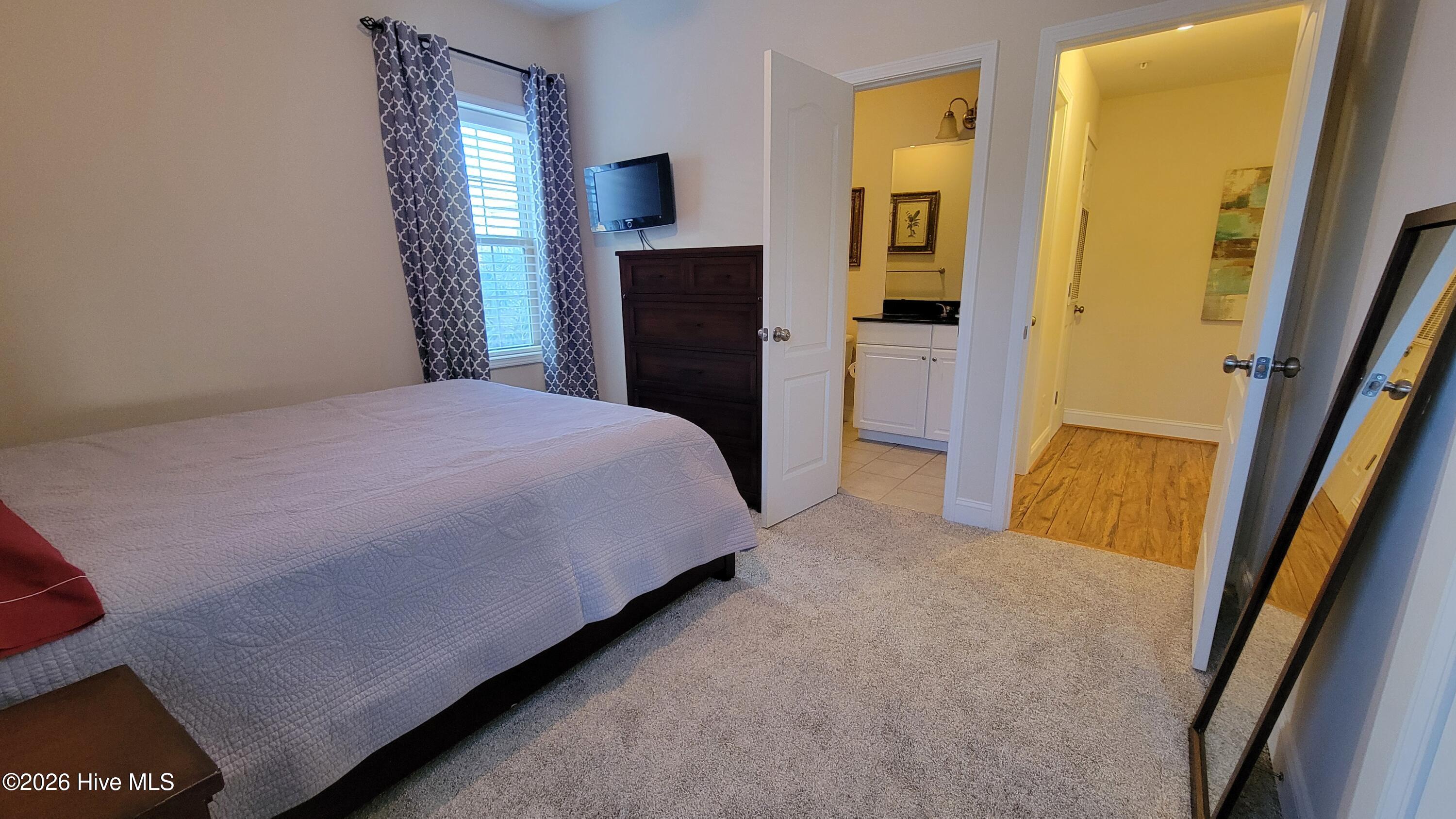 100548453 | Photo 13