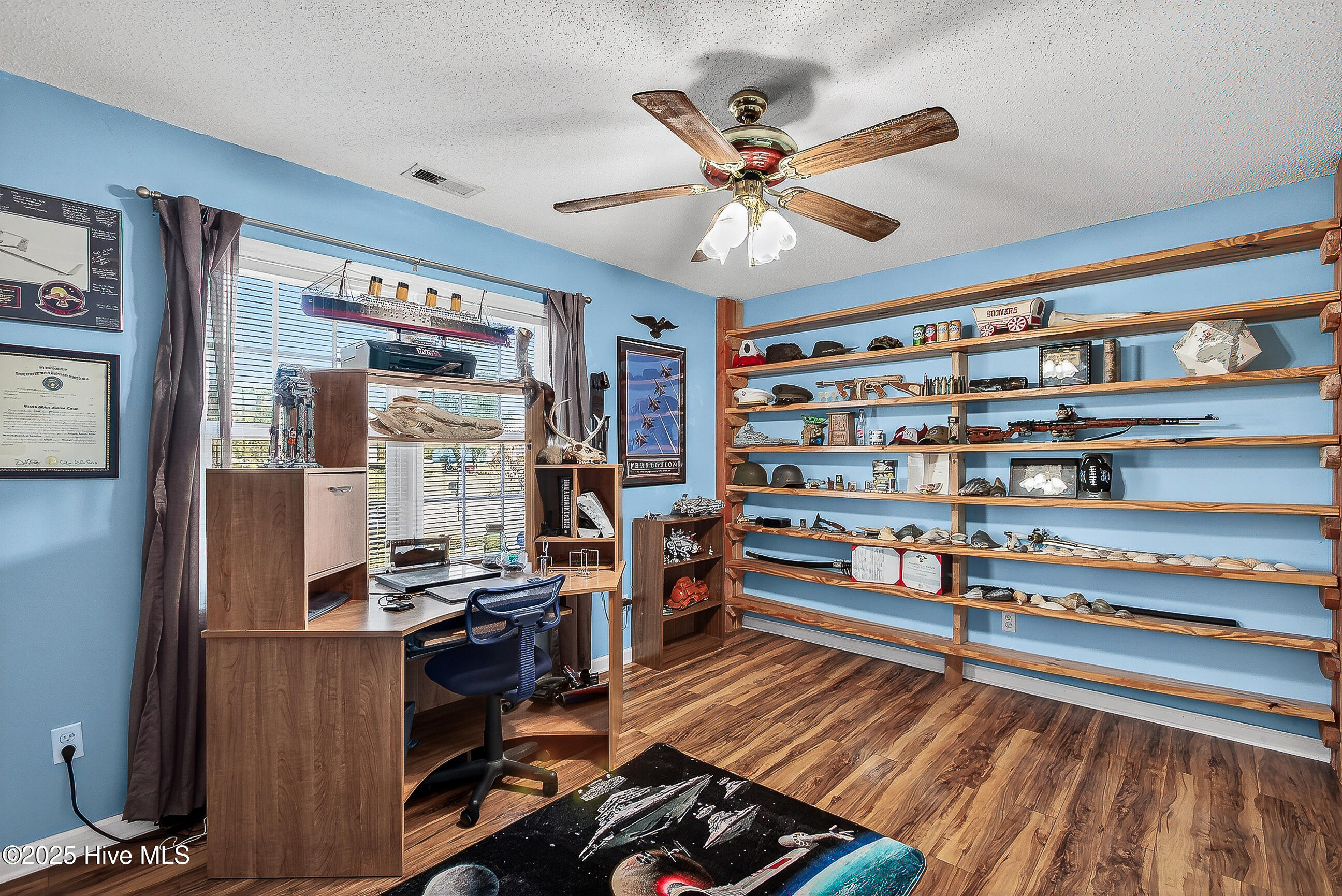 100541753 | Photo 22