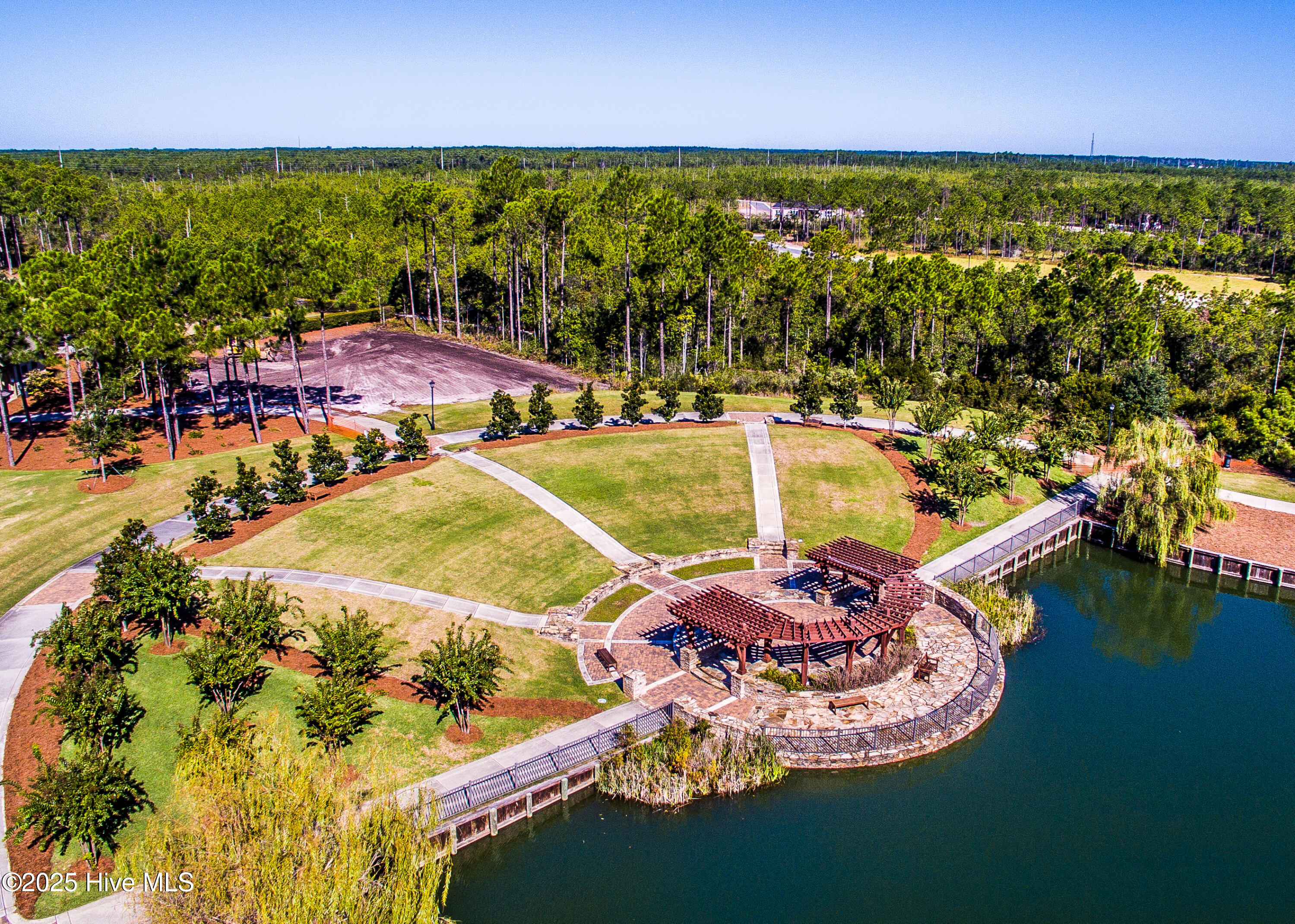 100505939 | Photo 85