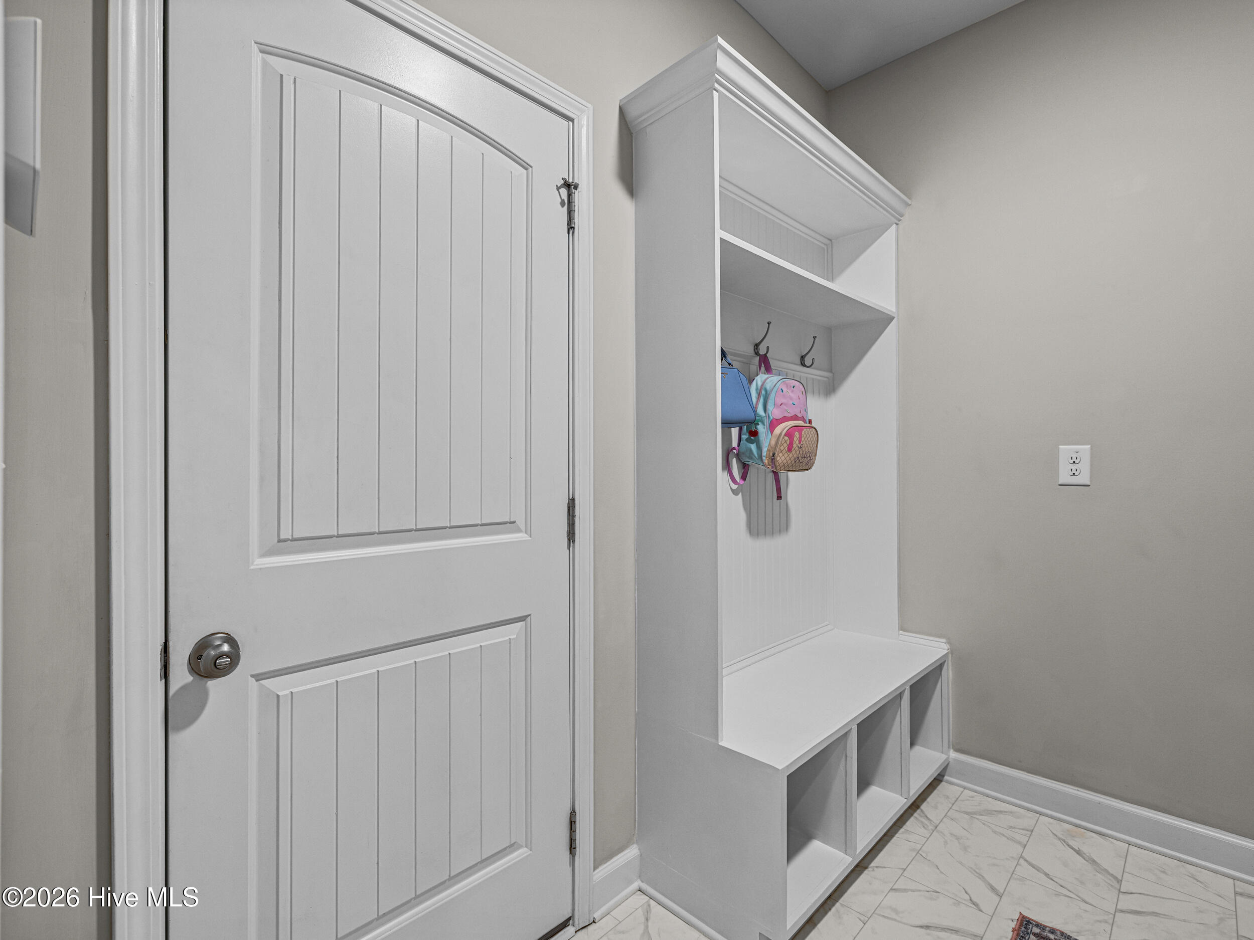 100558096 | Photo 22