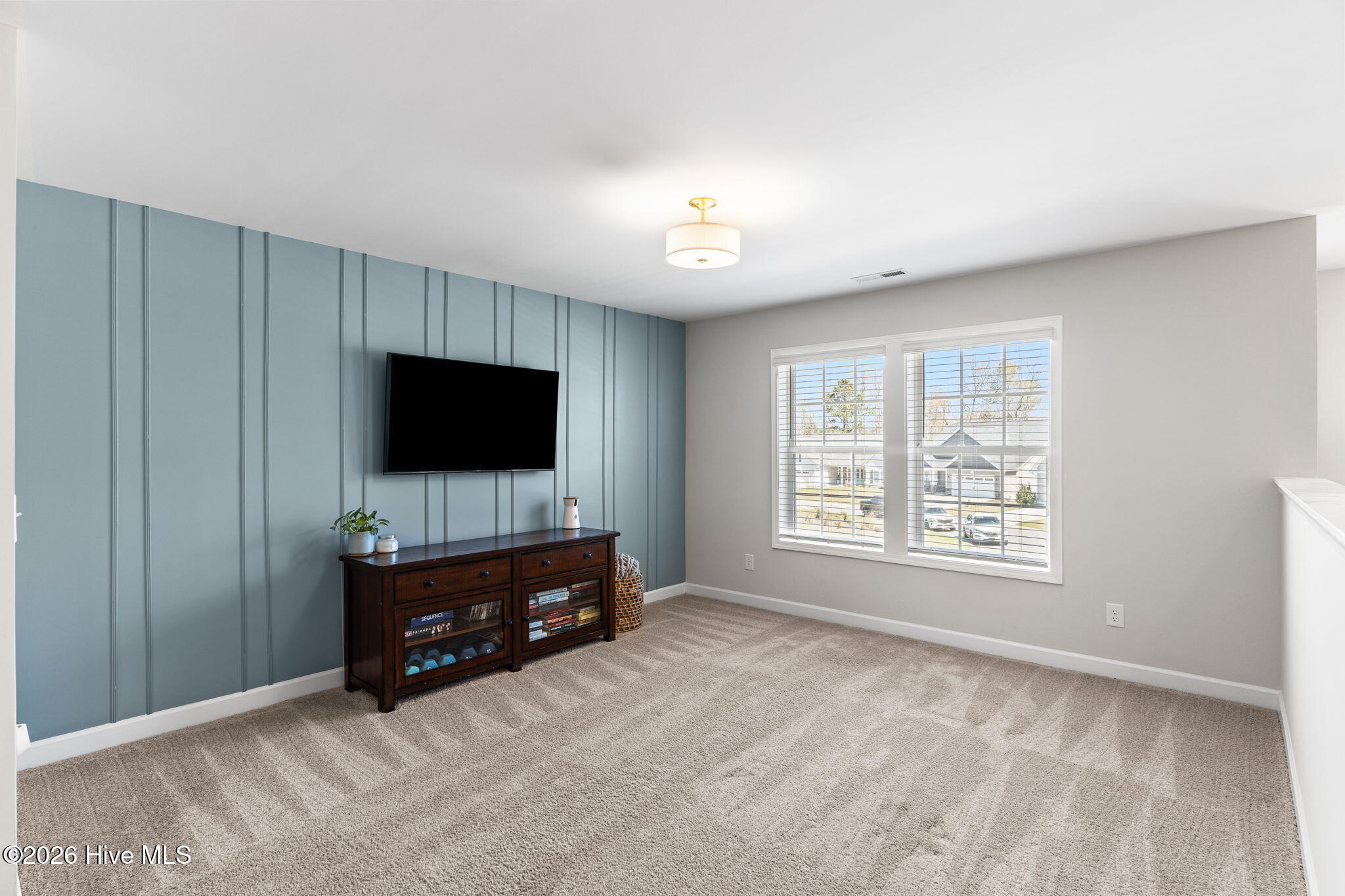 100557383 | Photo 38