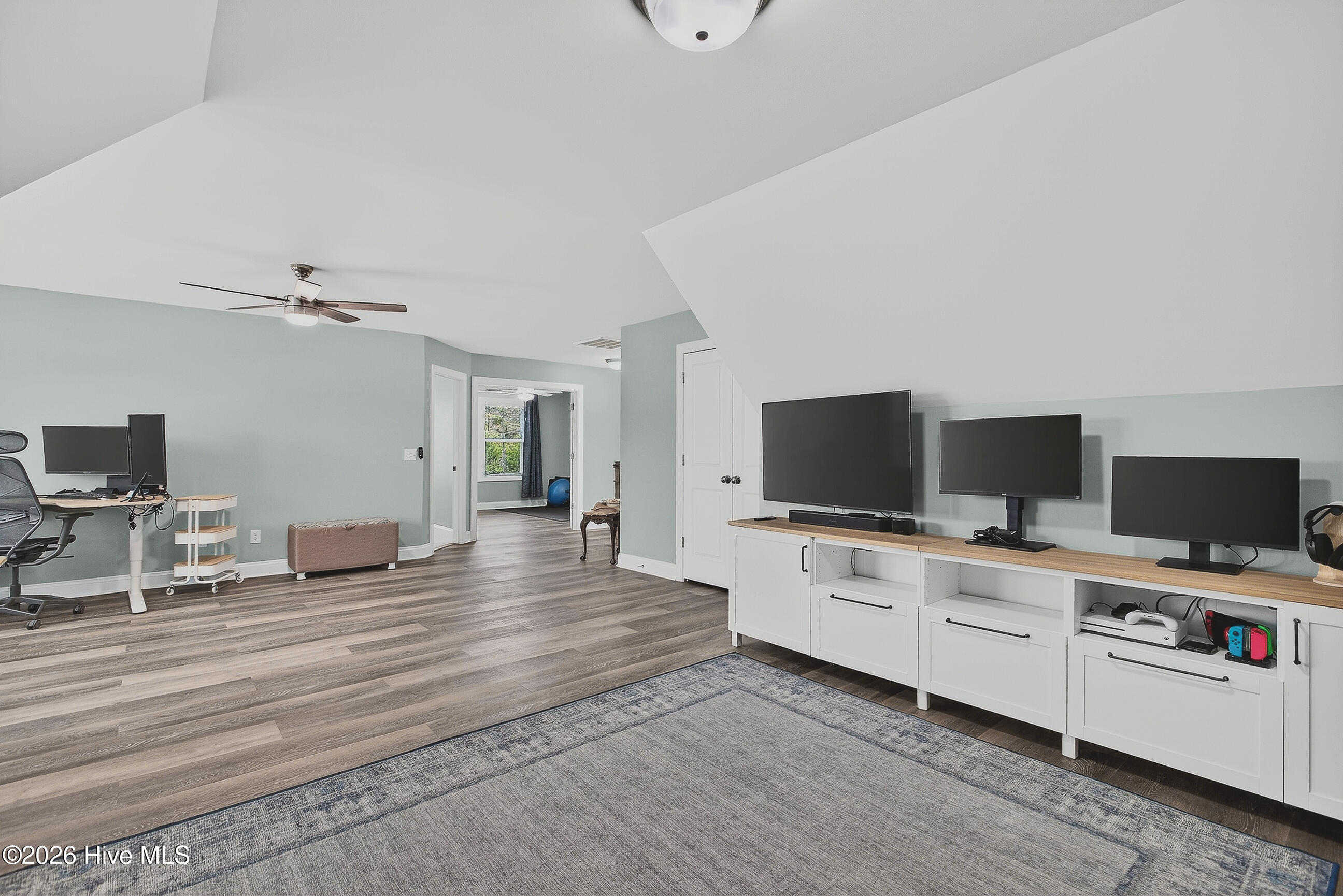 100563505 | Photo 28