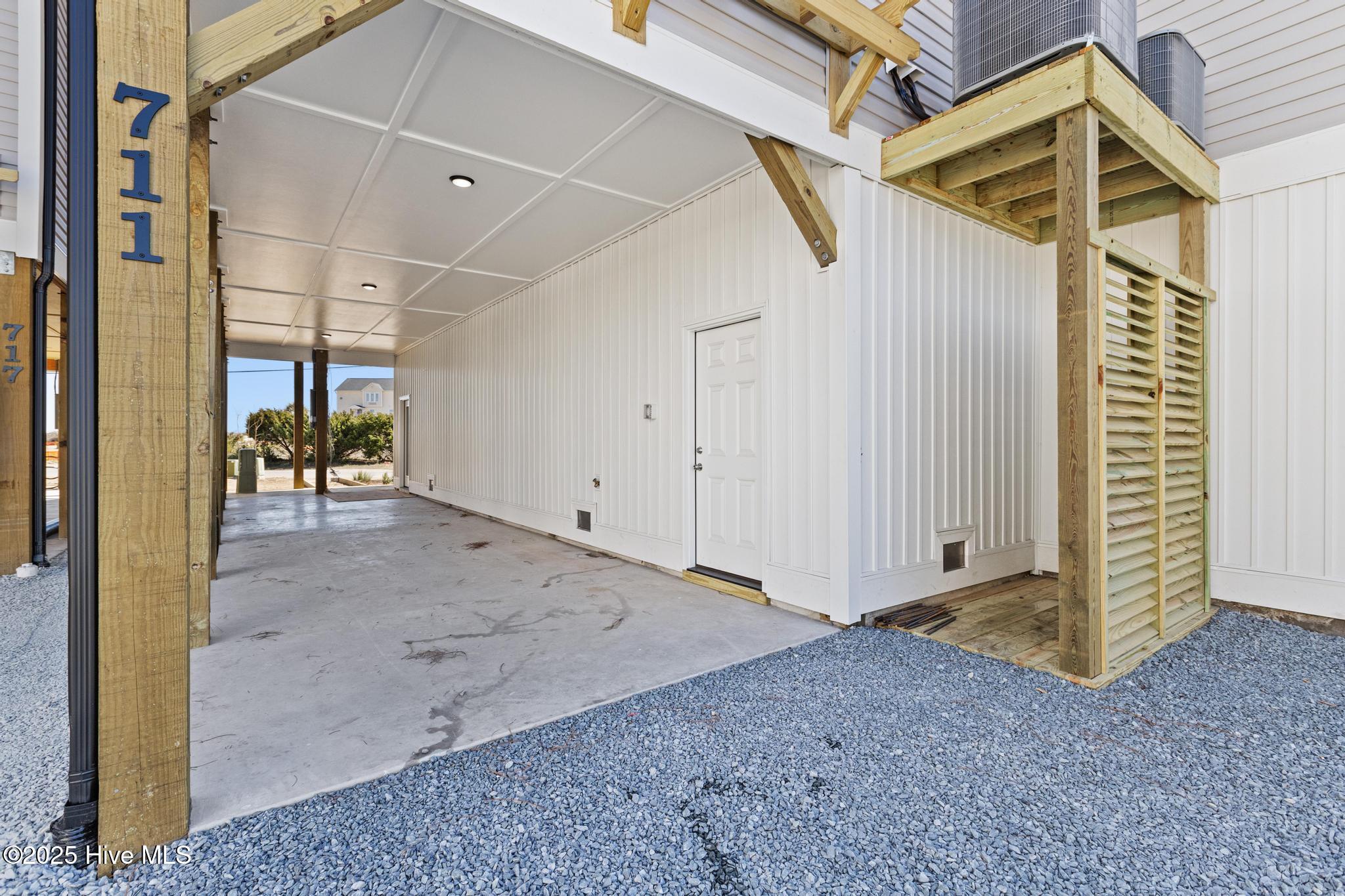 100528872 | Photo 32