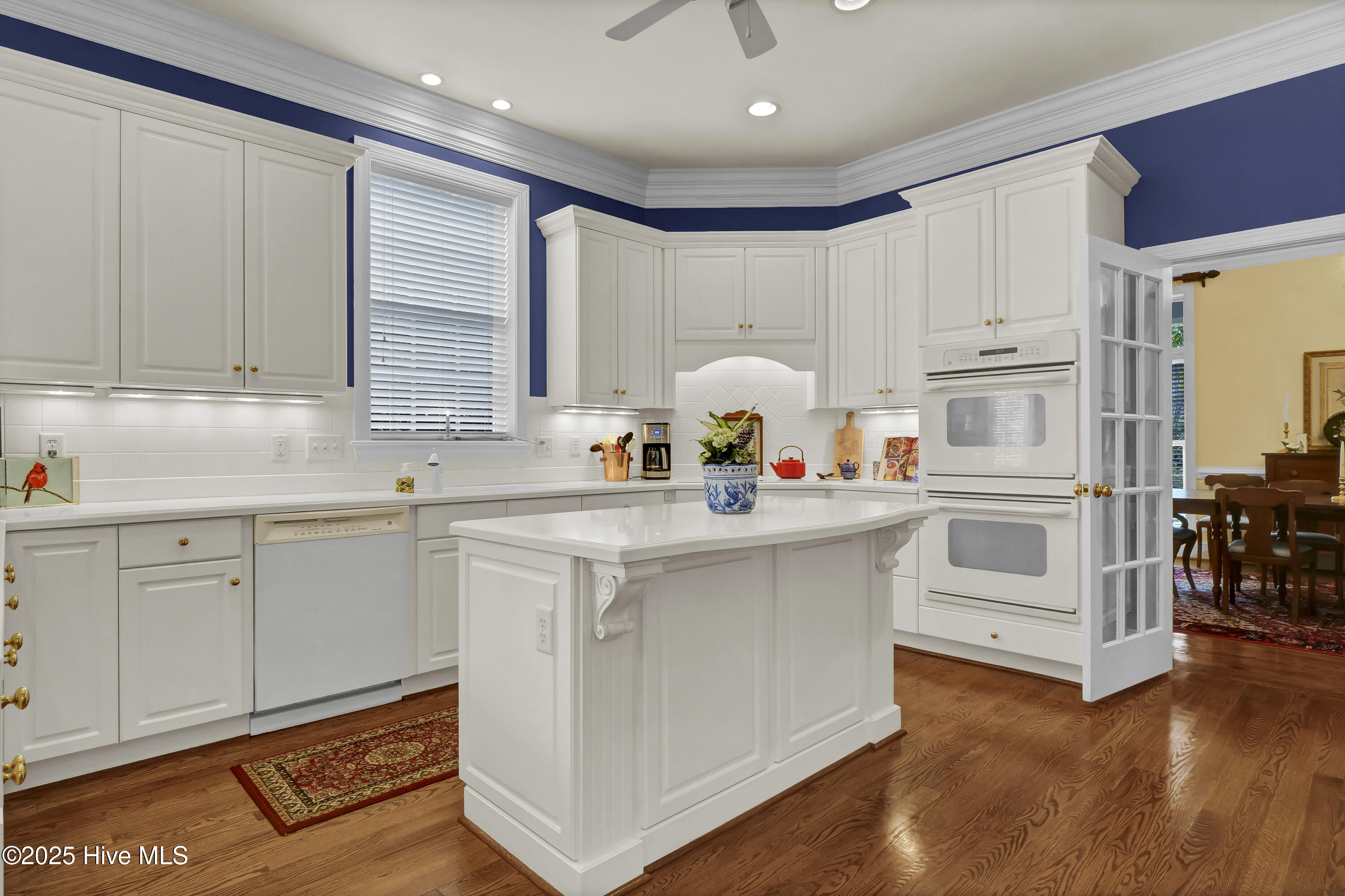 100559823 | Photo 22