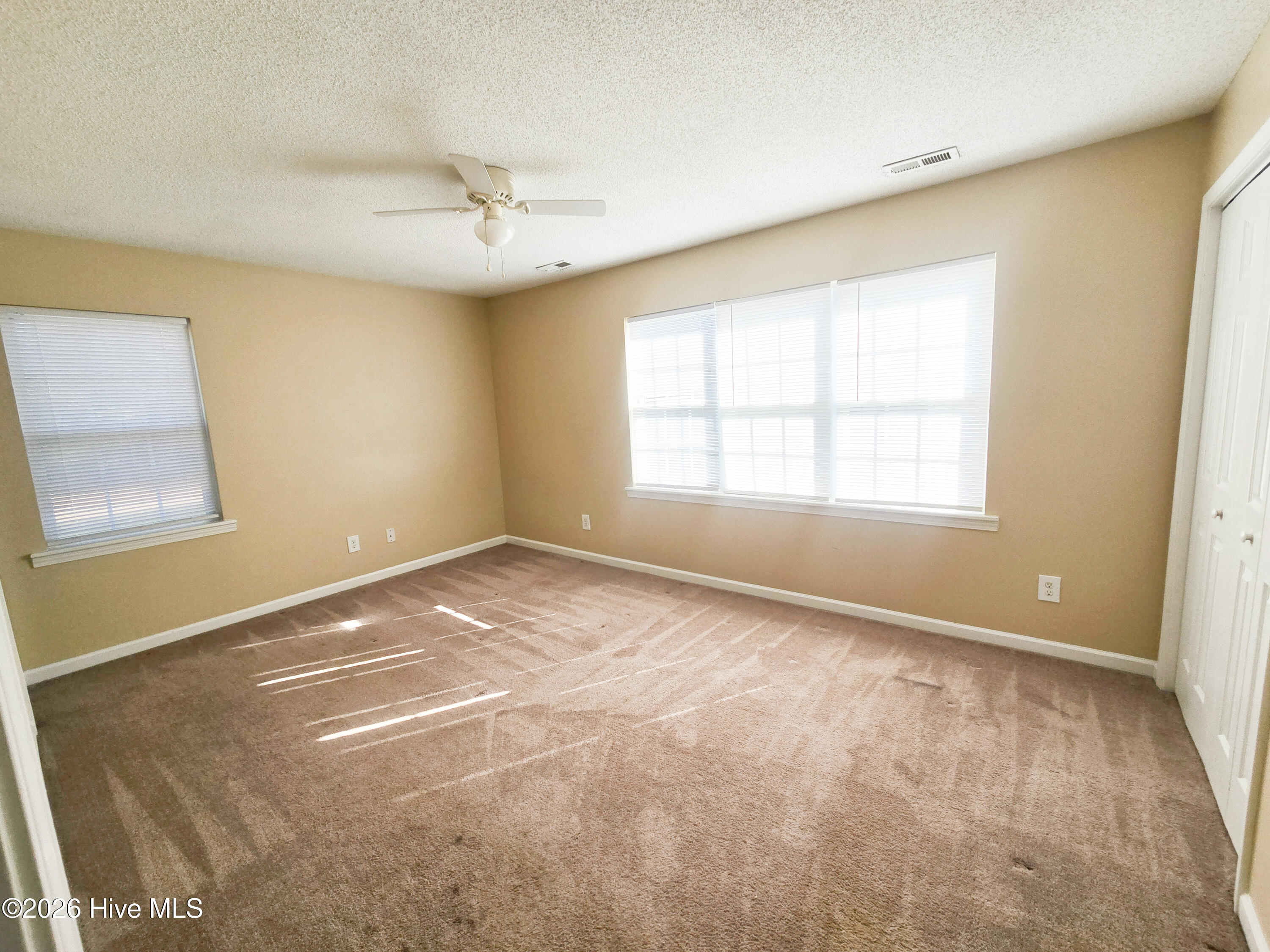 100550470 | Photo 10