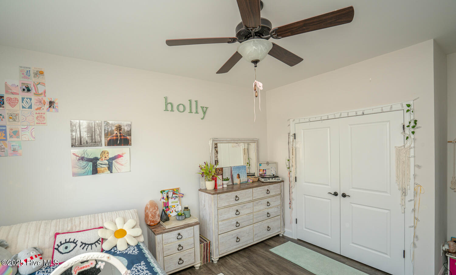 100547229 | Photo 36