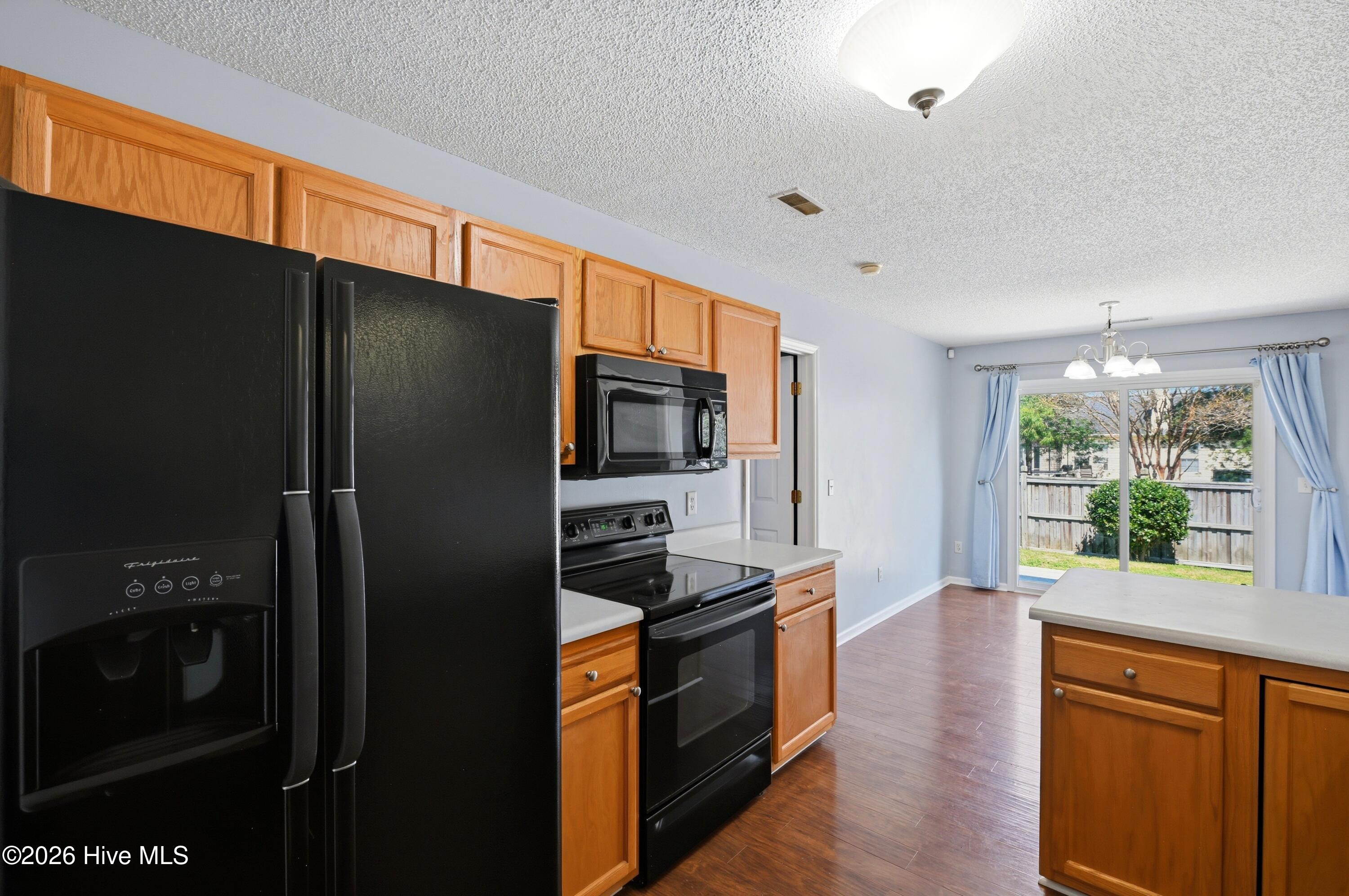 100564031 | Photo 12