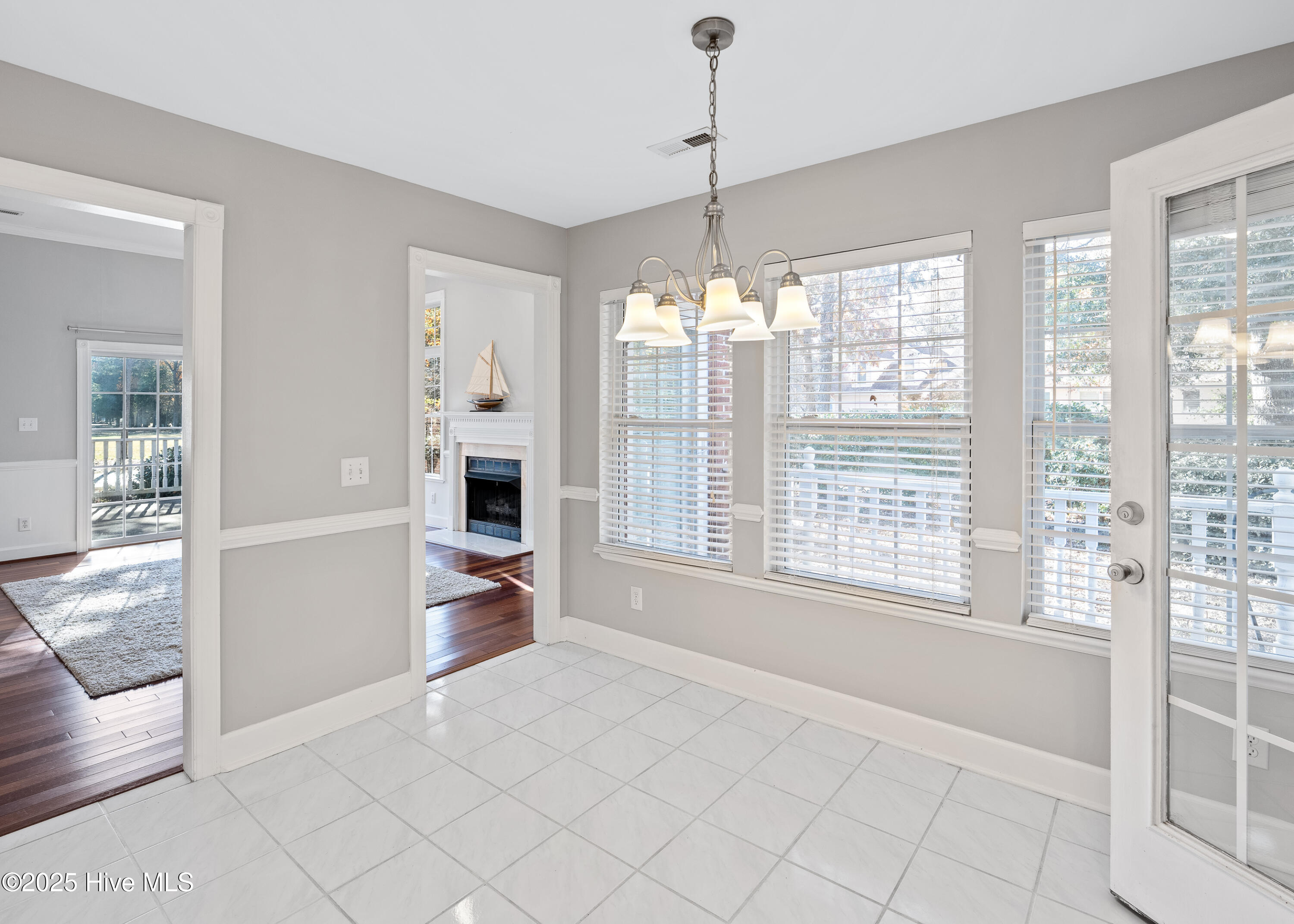 100543941 | Photo 16