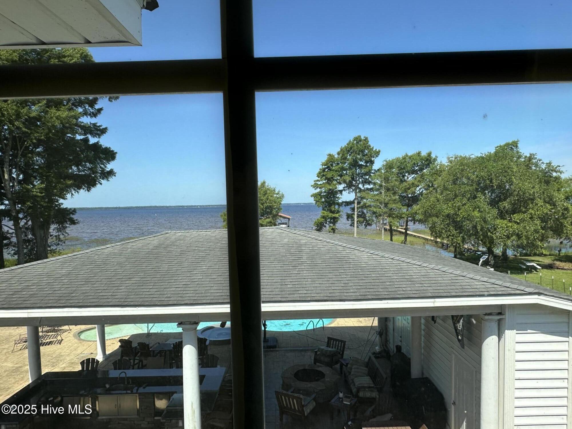 100514130 | Photo 125