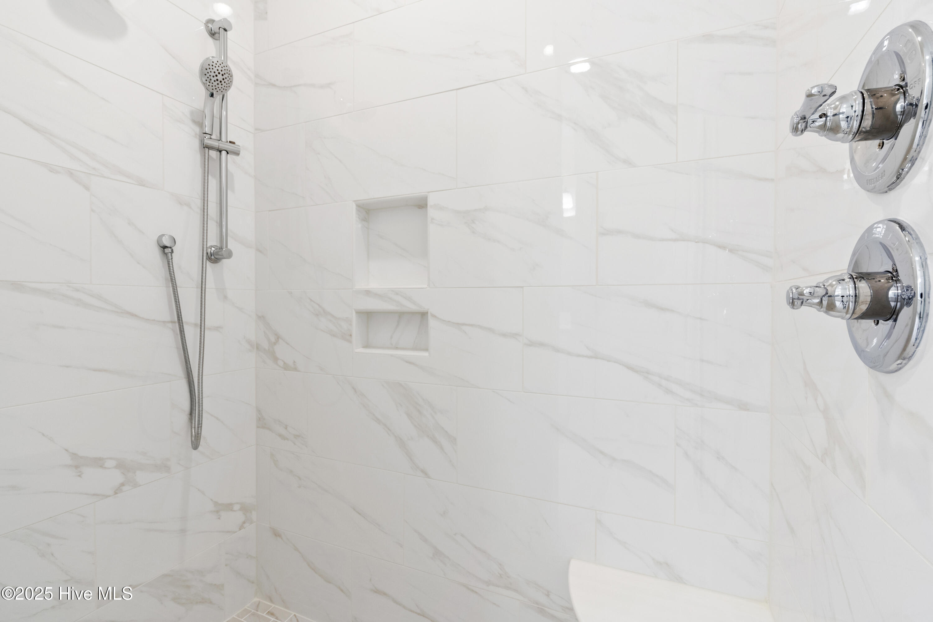 100537559 | Photo 28