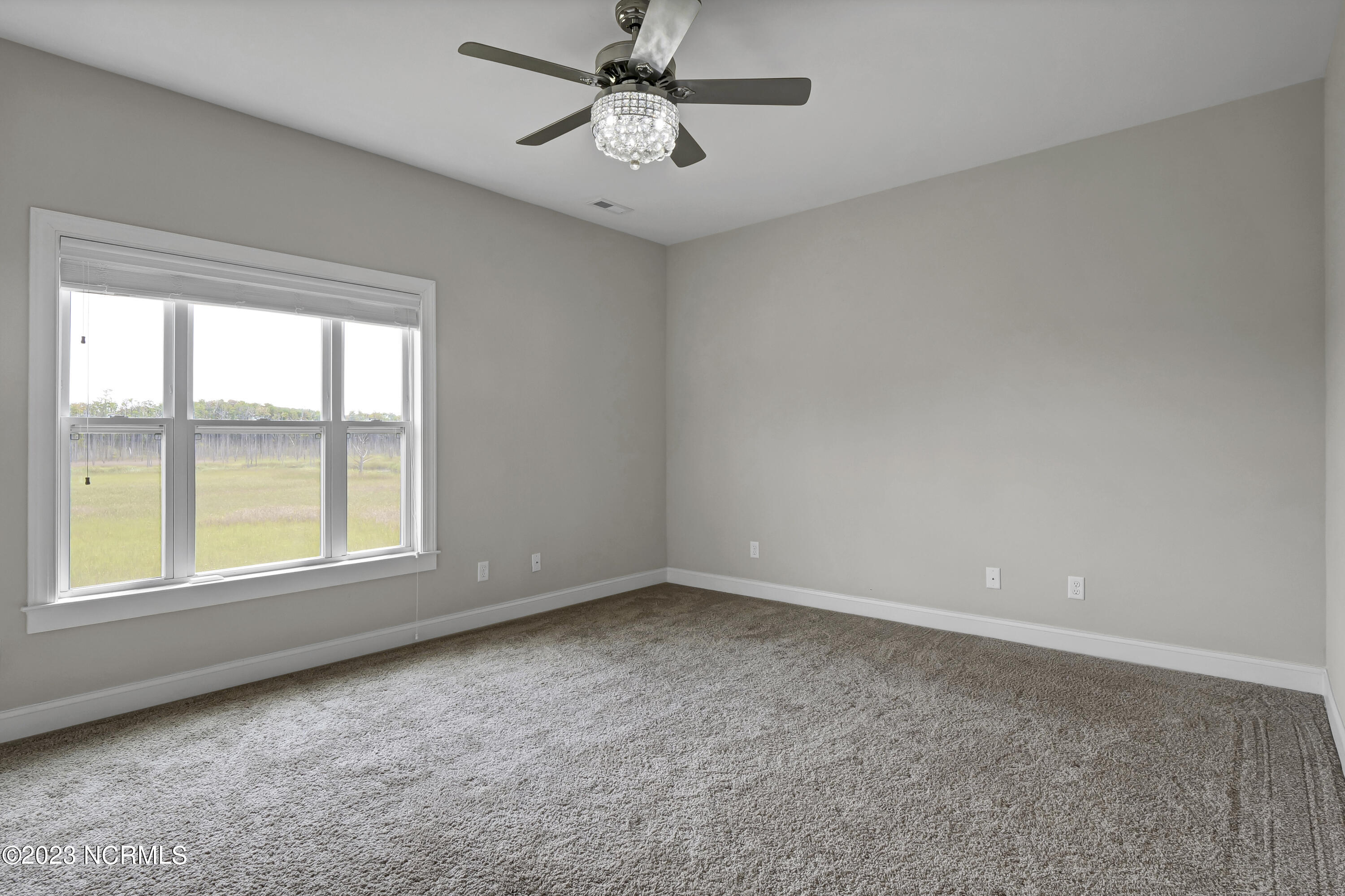 100549733 | Photo 27