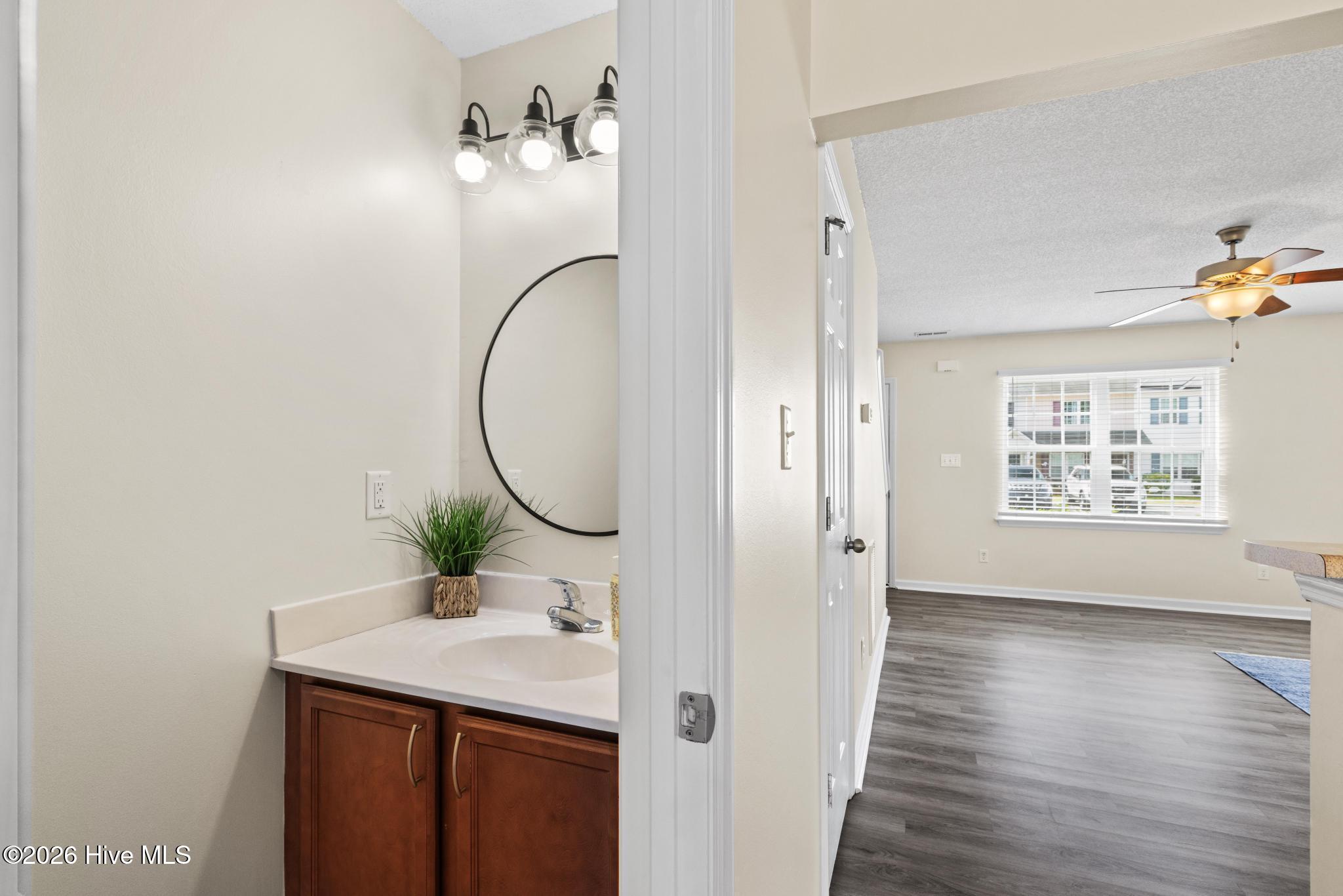 100554013 | Photo 15