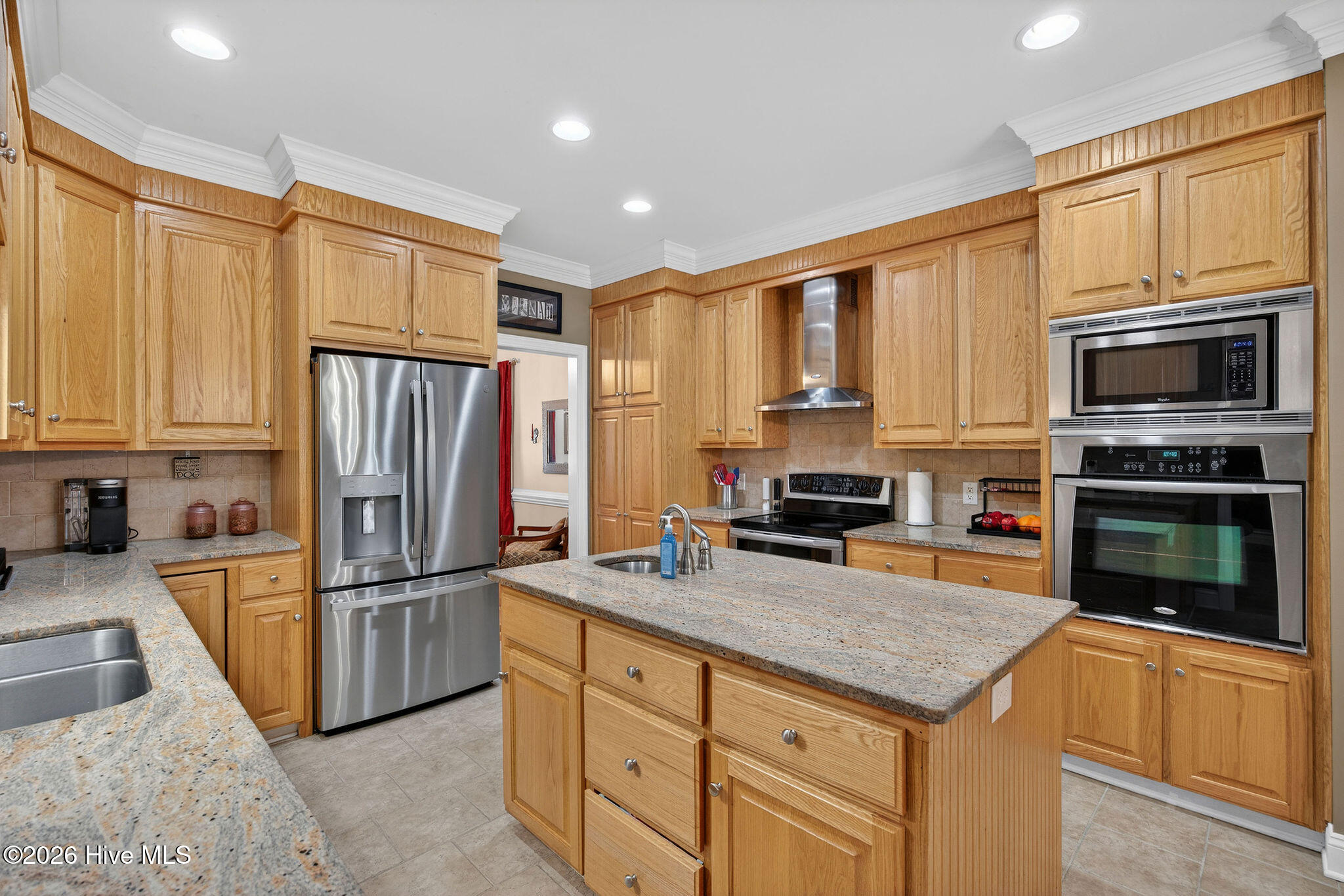 100554164 | Photo 33