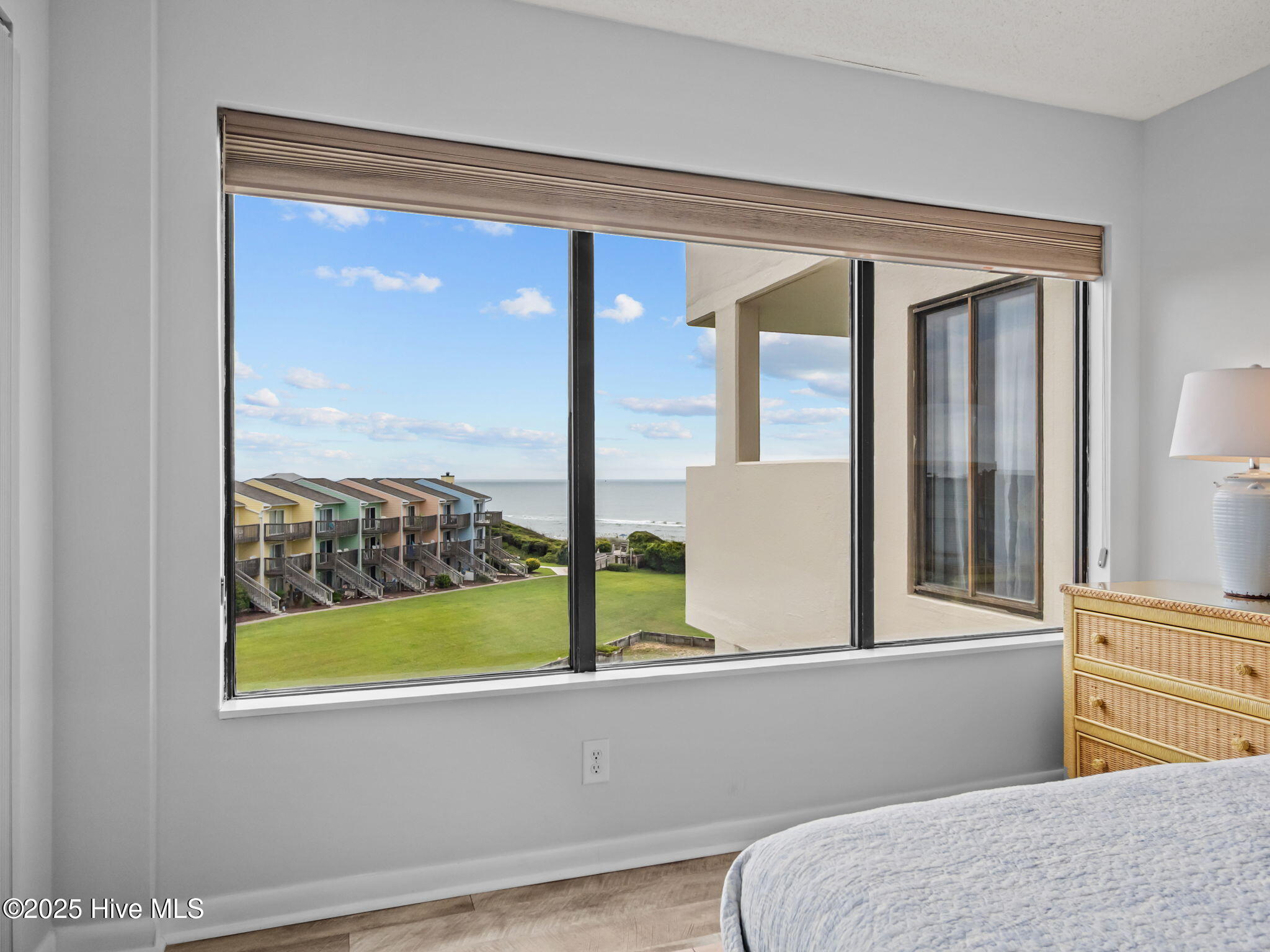 100520425 | Photo 21