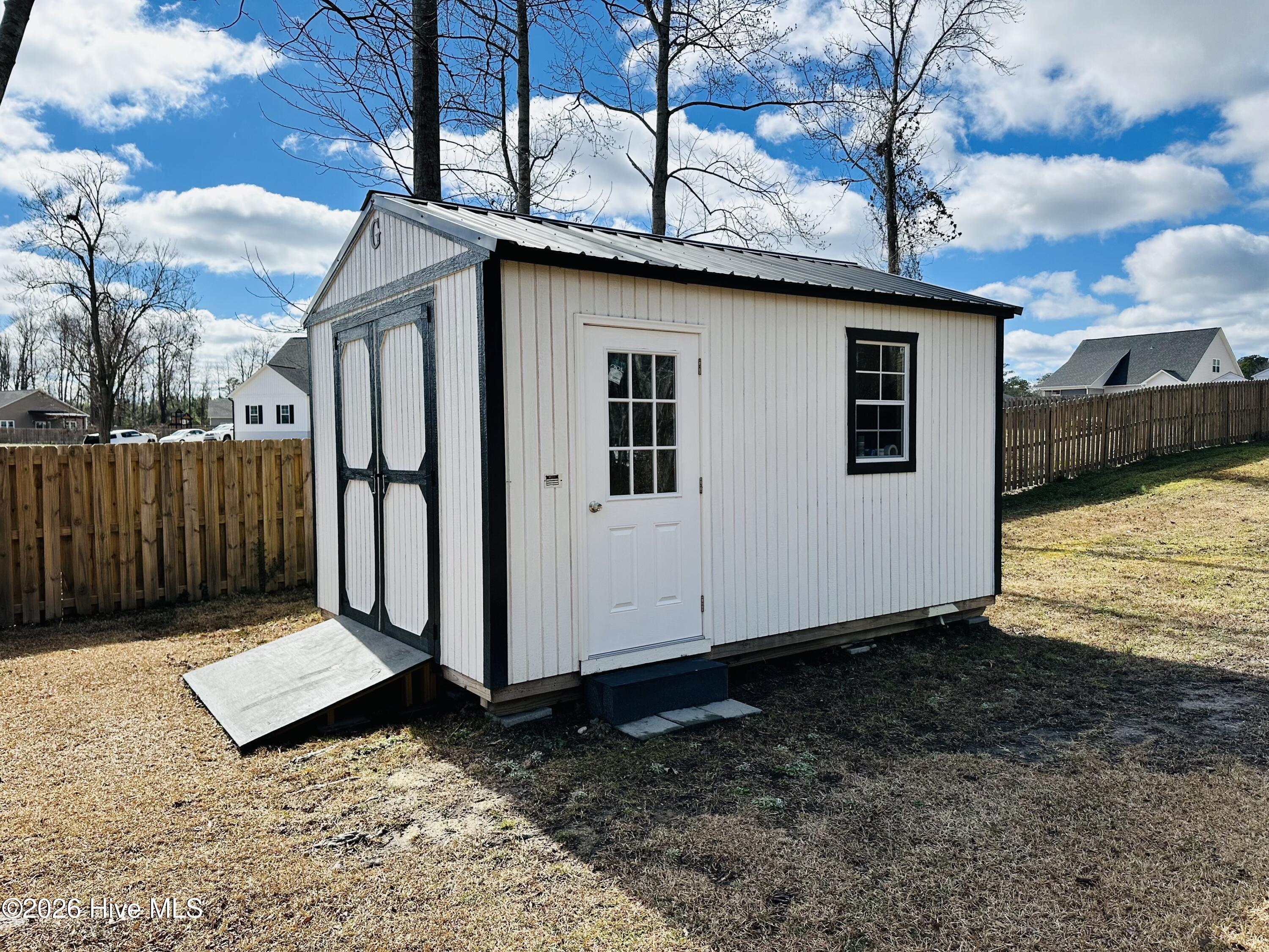 100555185 | Photo 44